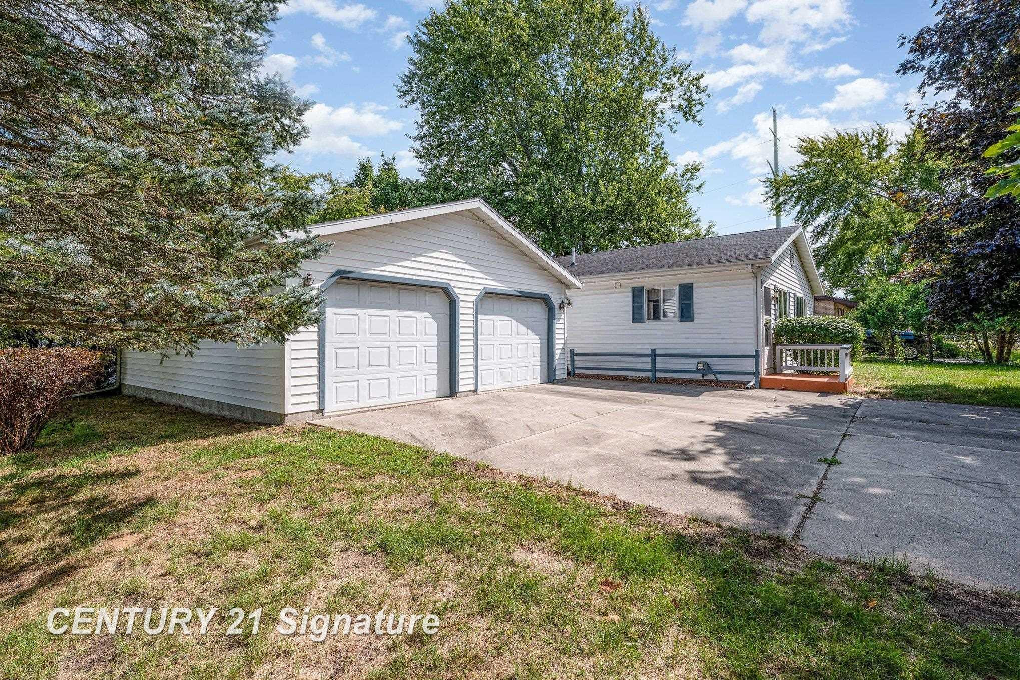 2705 Weigl Road, Saginaw, MI 48609 — Photo 2