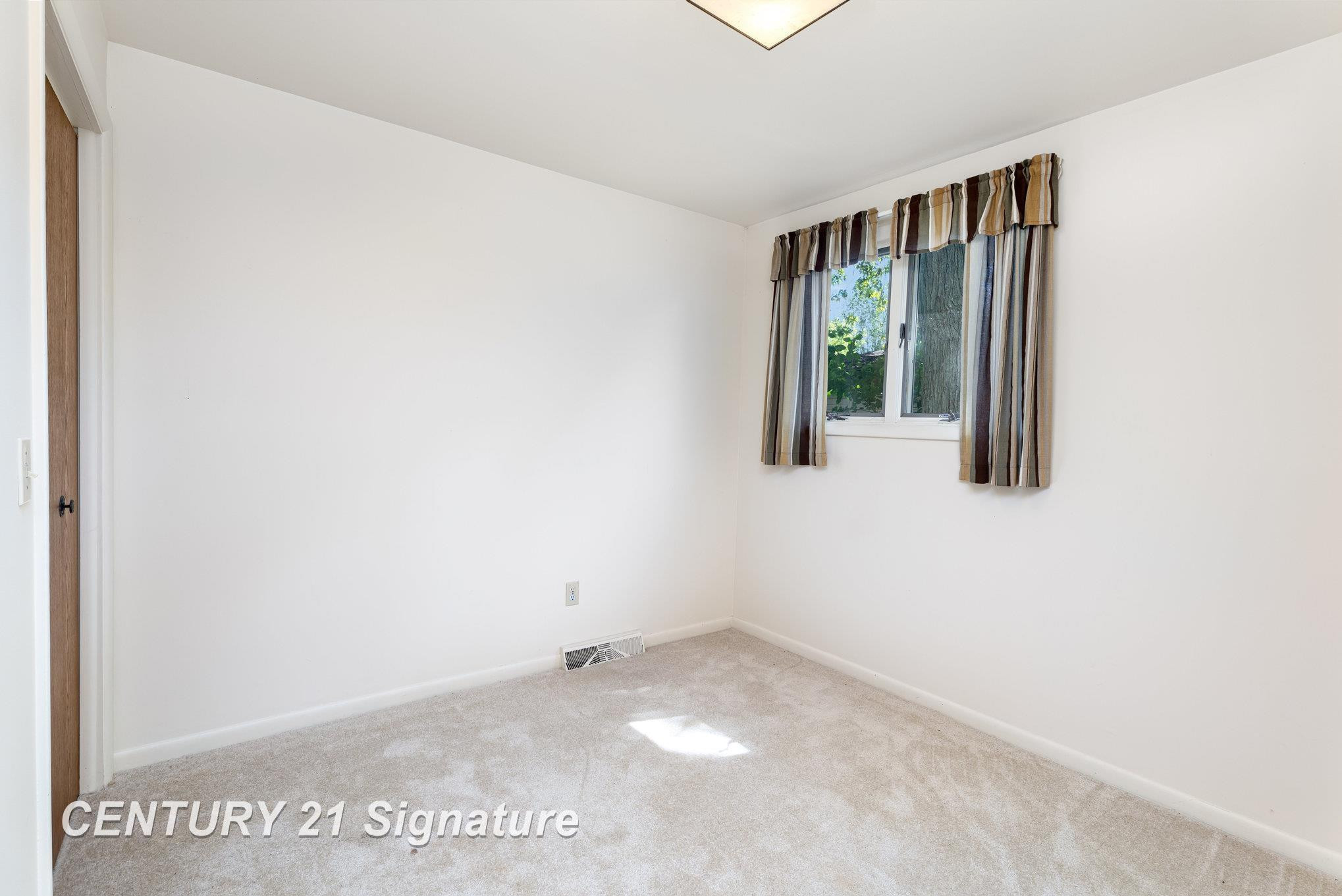 2705 Weigl Road, Saginaw, MI 48609 — Photo 11