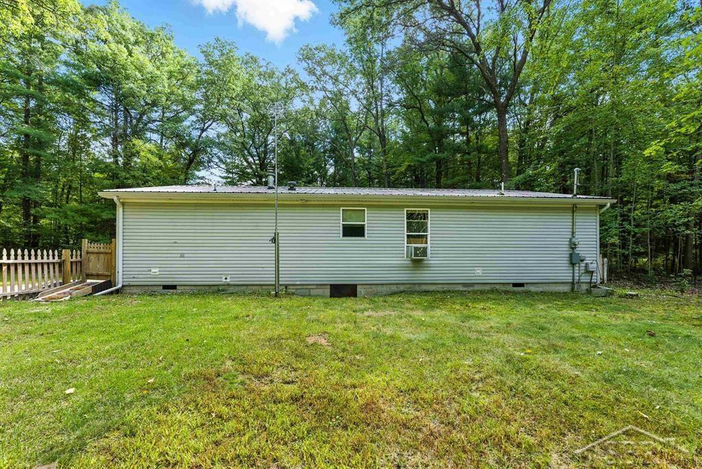 450 W Wackerly Road, Sanford, MI 48657 — Photo 25