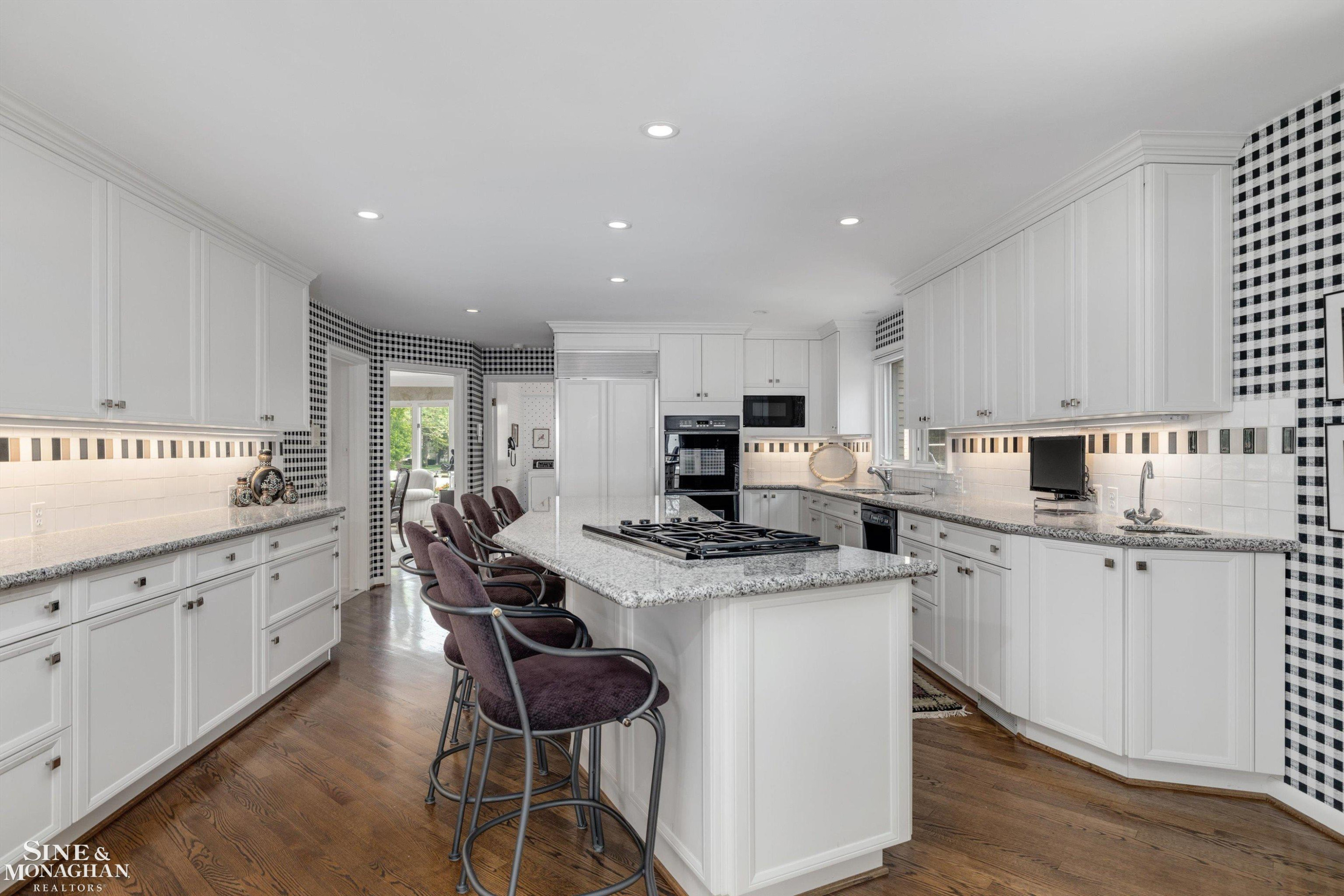 15230 Windmill Pointe Drive, Grosse Pointe Park, MI 48230 — Photo 16