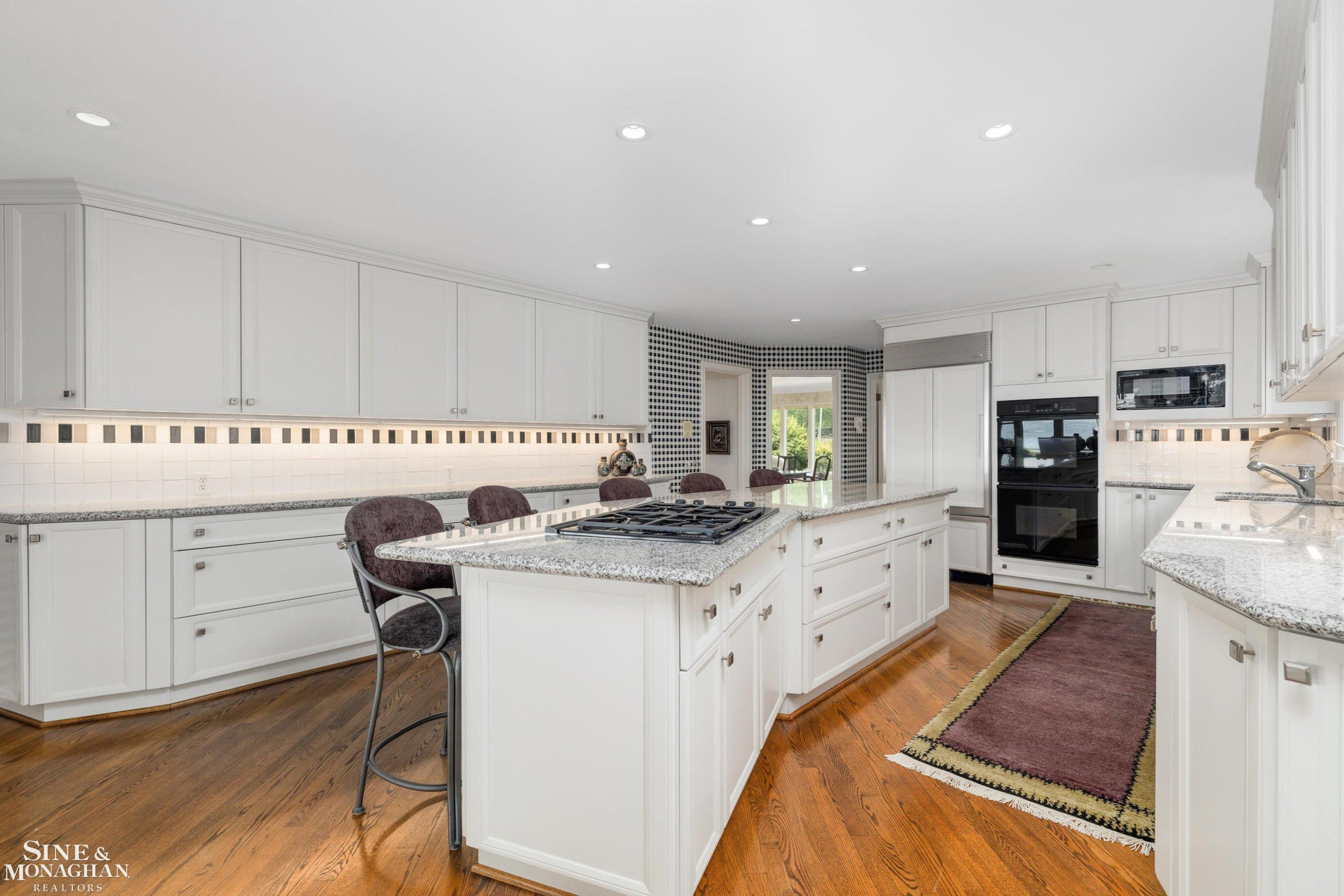 15230 Windmill Pointe Drive, Grosse Pointe Park, MI 48230 — Photo 17