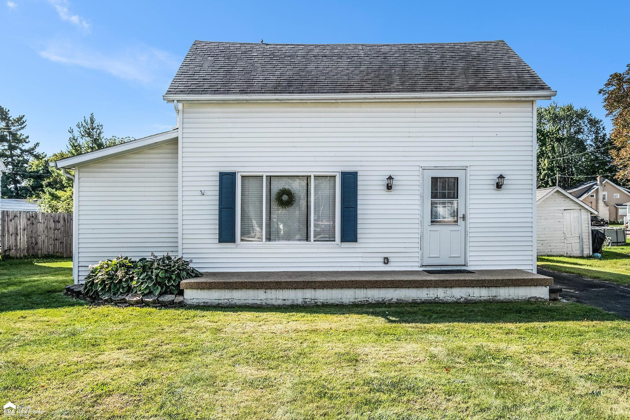 9456 Genesee Street, New Lothrop, MI 48460 — Photo 2