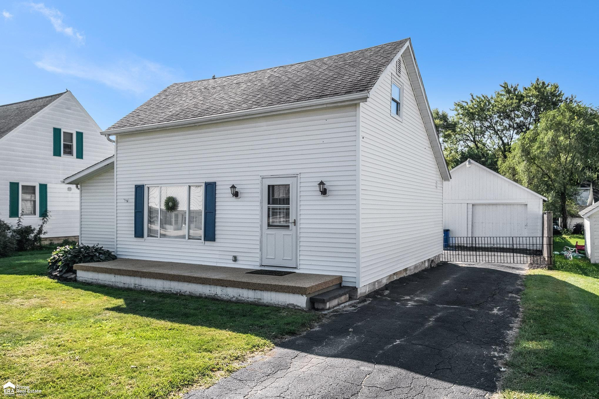 9456 Genesee Street, New Lothrop, MI 48460 — Photo 3