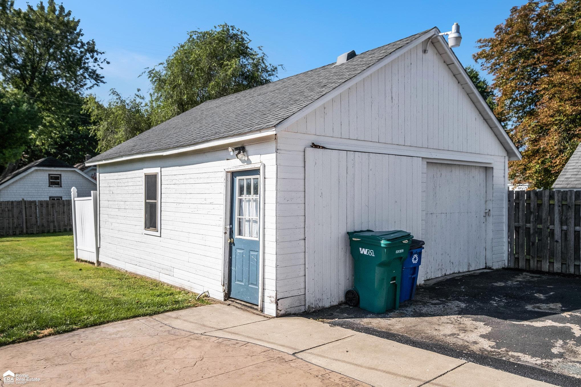 9456 Genesee Street, New Lothrop, MI 48460 — Photo 14