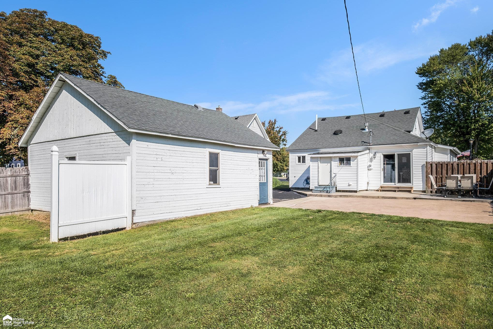 9456 Genesee Street, New Lothrop, MI 48460 — Photo 16