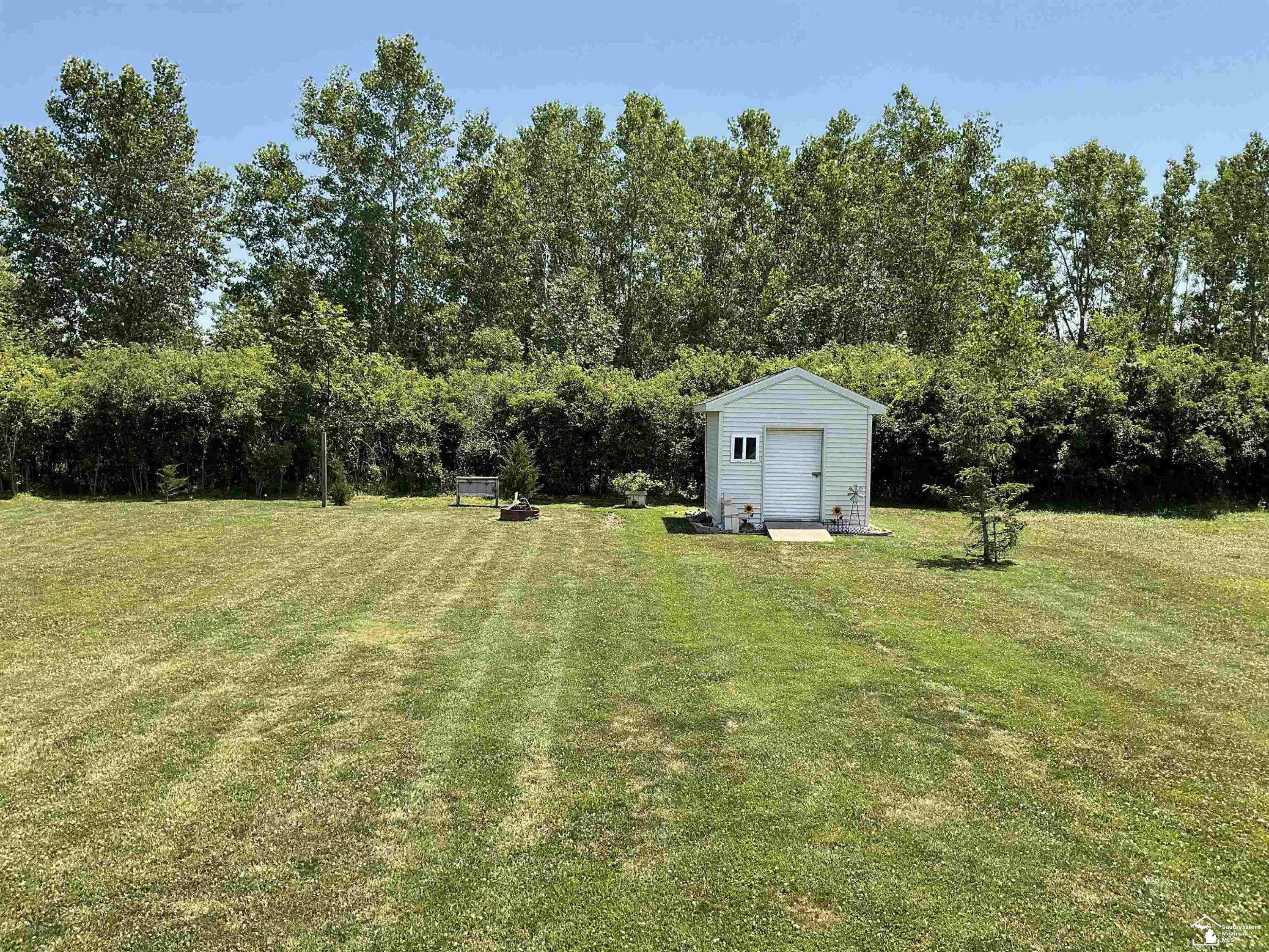 13320 Lighthouse Road, La Salle, MI — Photo 11