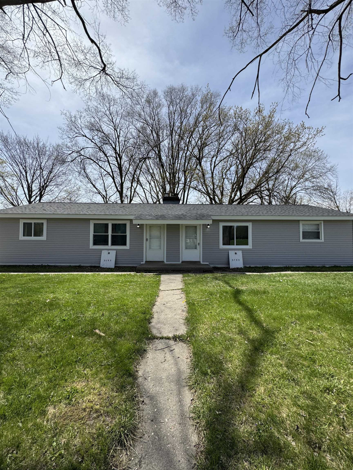 3143-3145 Walters Drive, Saginaw, MI 48601 — front exterior