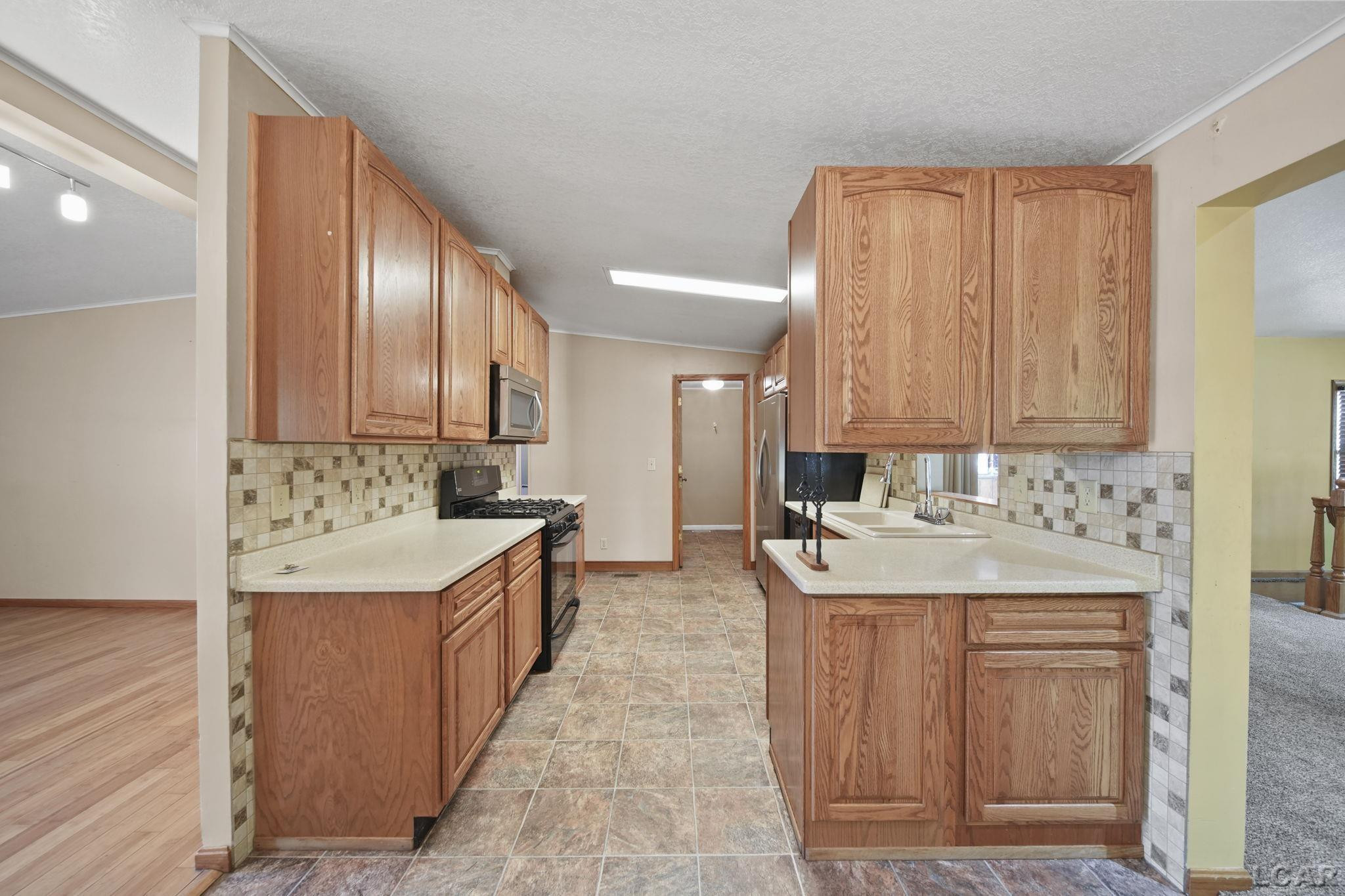 1966 Dawson Drive, Adrian, MI 49221 — Photo 8