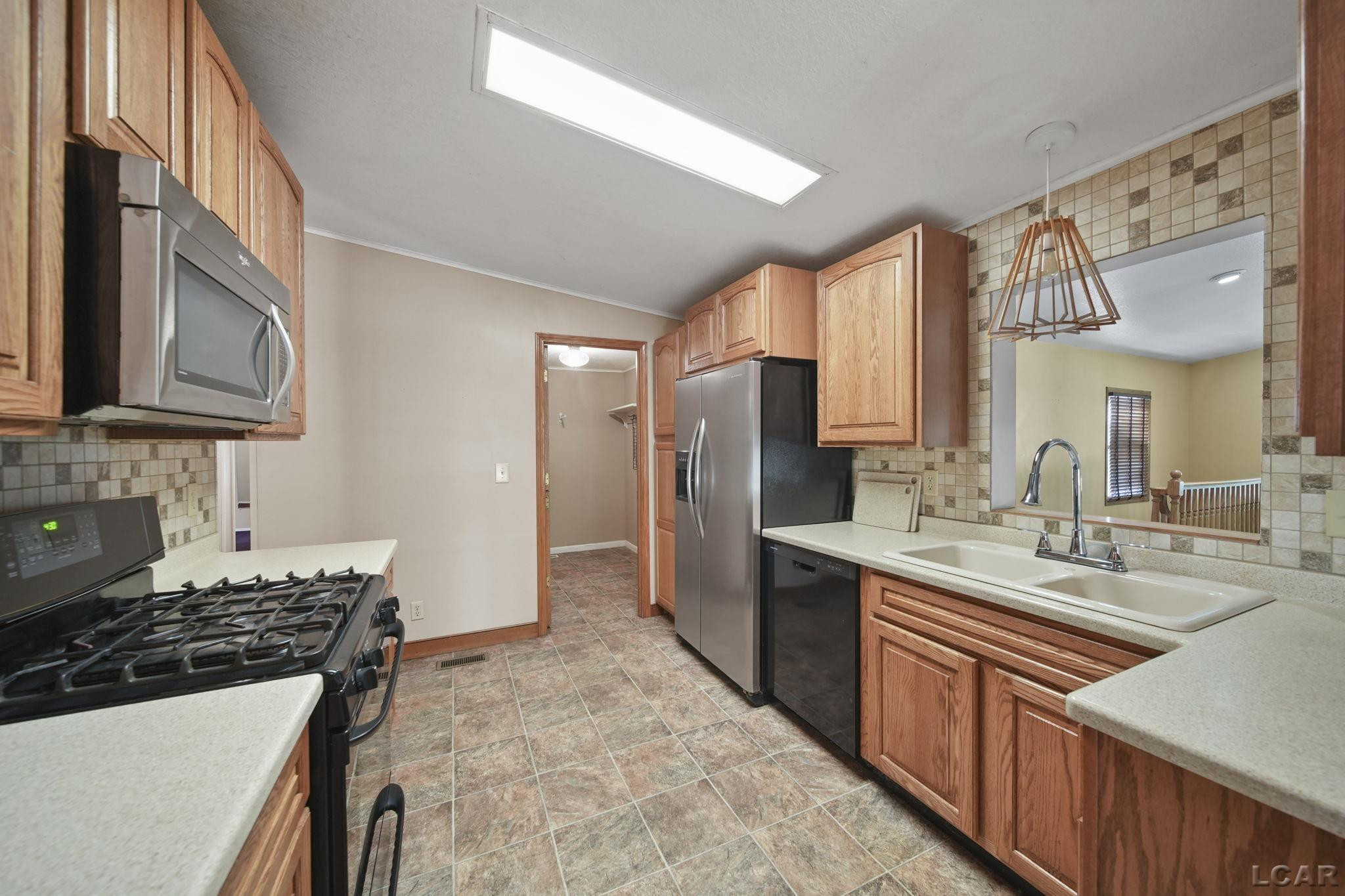 1966 Dawson Drive, Adrian, MI 49221 — Photo 9