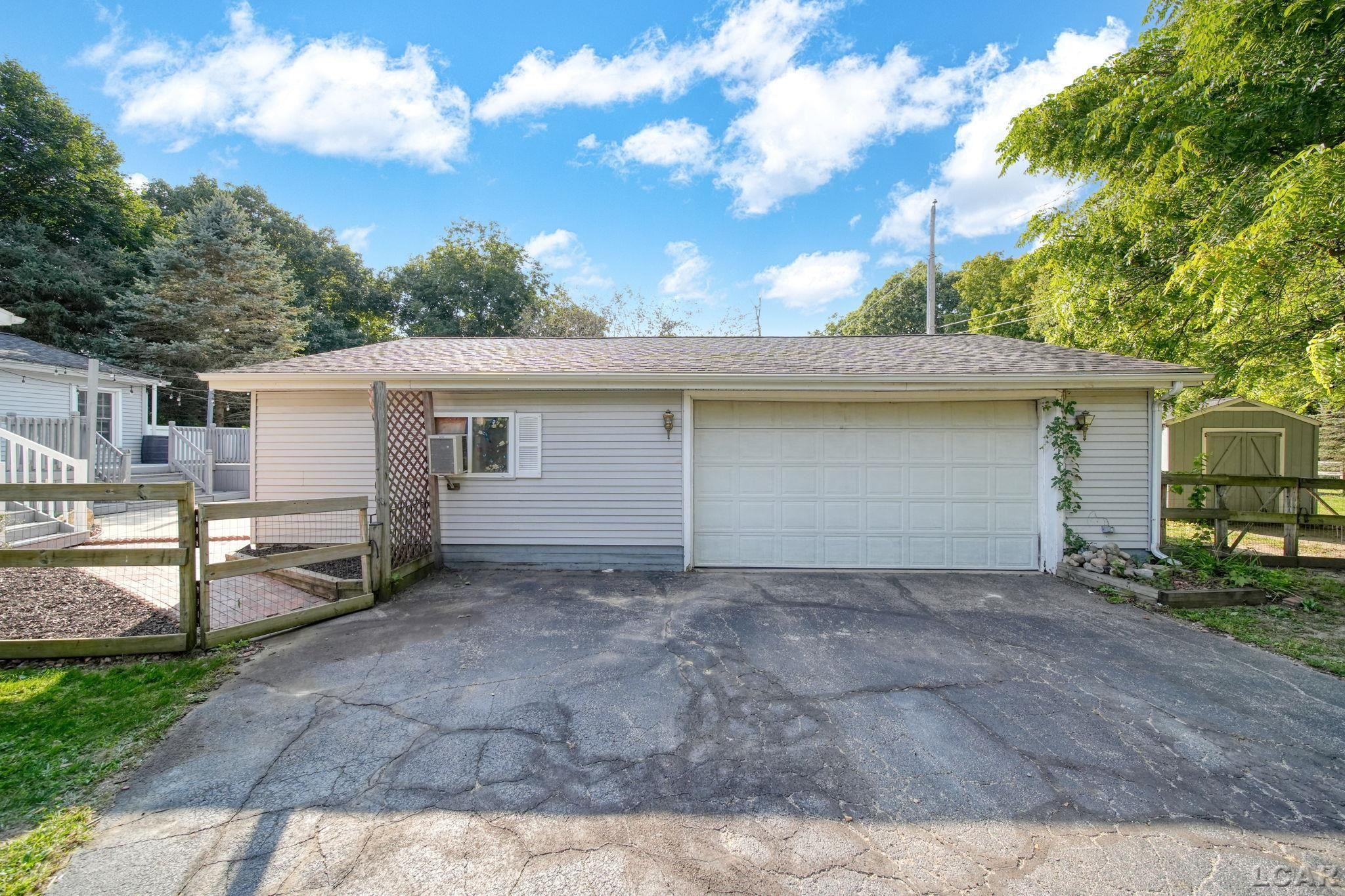 1966 Dawson Drive, Adrian, MI 49221 — Photo 32