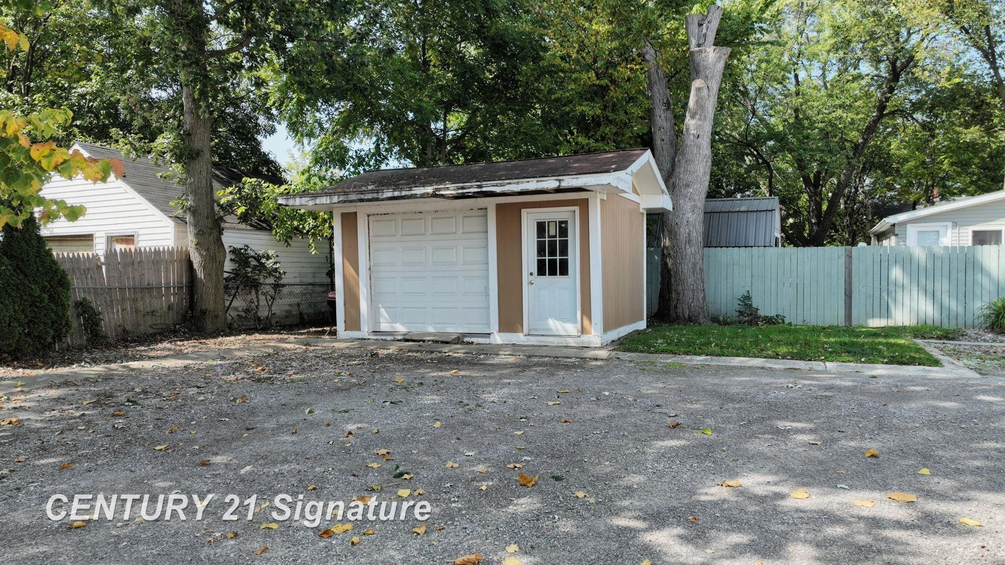 3902 Cuthbertson Street, Flint, MI 48507 — Photo 13