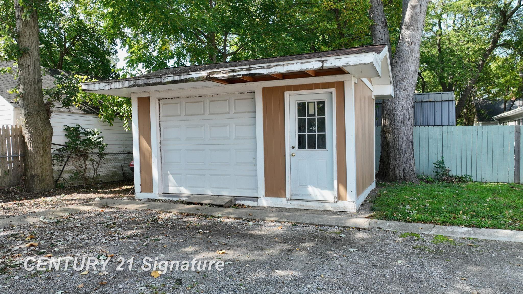3902 Cuthbertson Street, Flint, MI 48507 — Photo 14