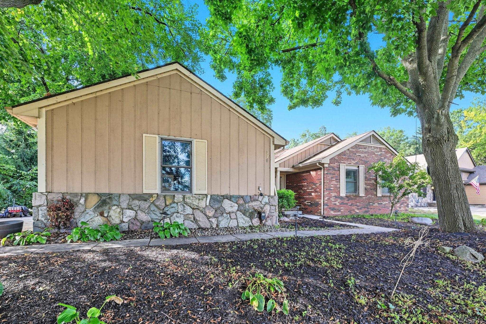 325 Lakes Edge Drive, Oxford, MI 48371 — Photo 2