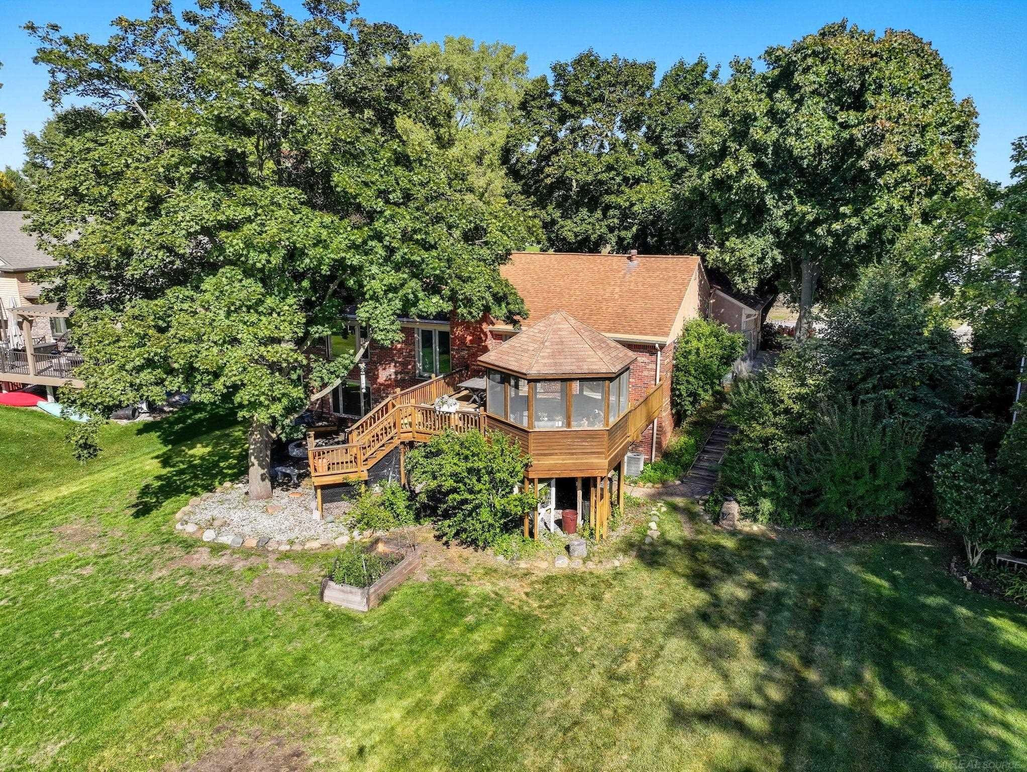 325 Lakes Edge Drive, Oxford, MI 48371 — Photo 6