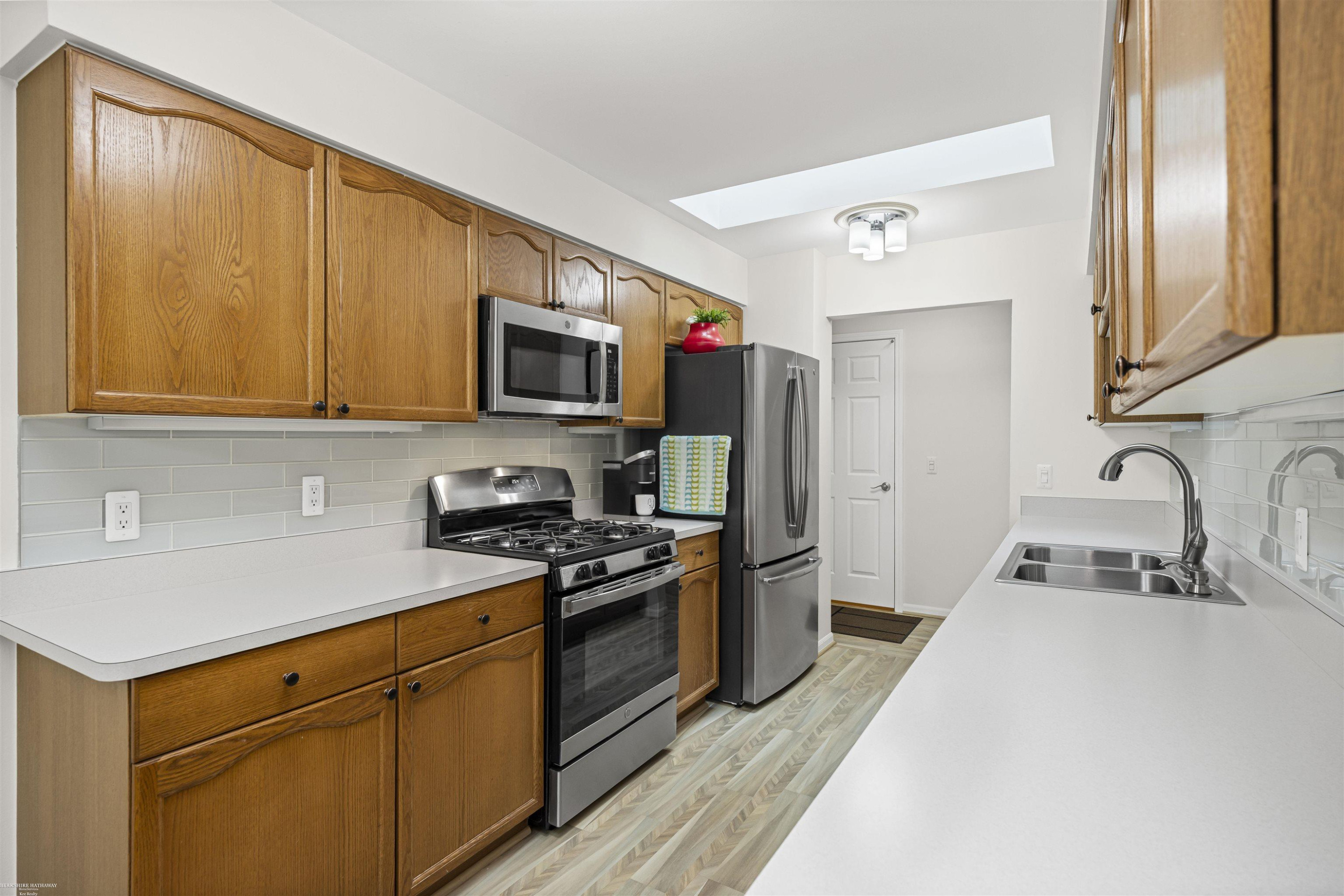 41924 King Edward Court, Clinton, MI 48038 — Photo 14