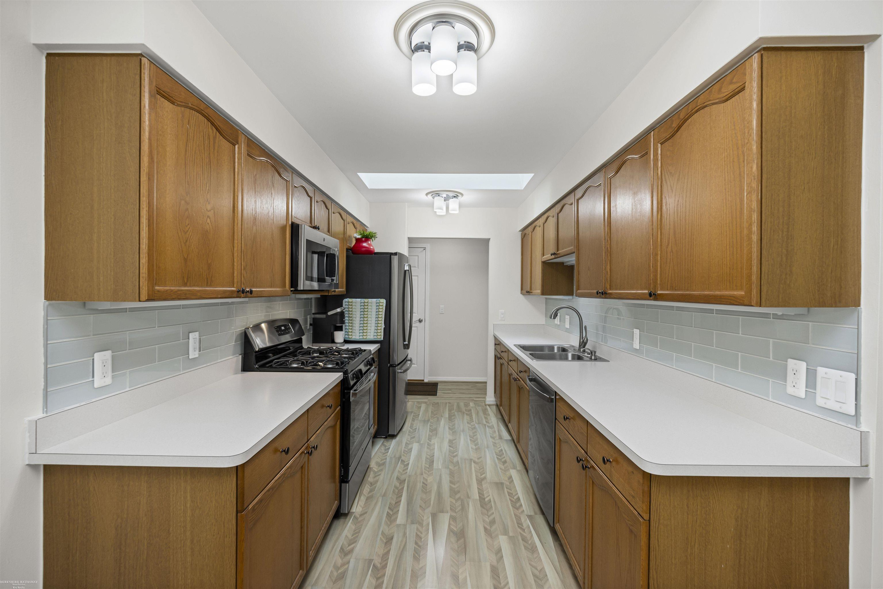 41924 King Edward Court, Clinton, MI 48038 — Photo 15
