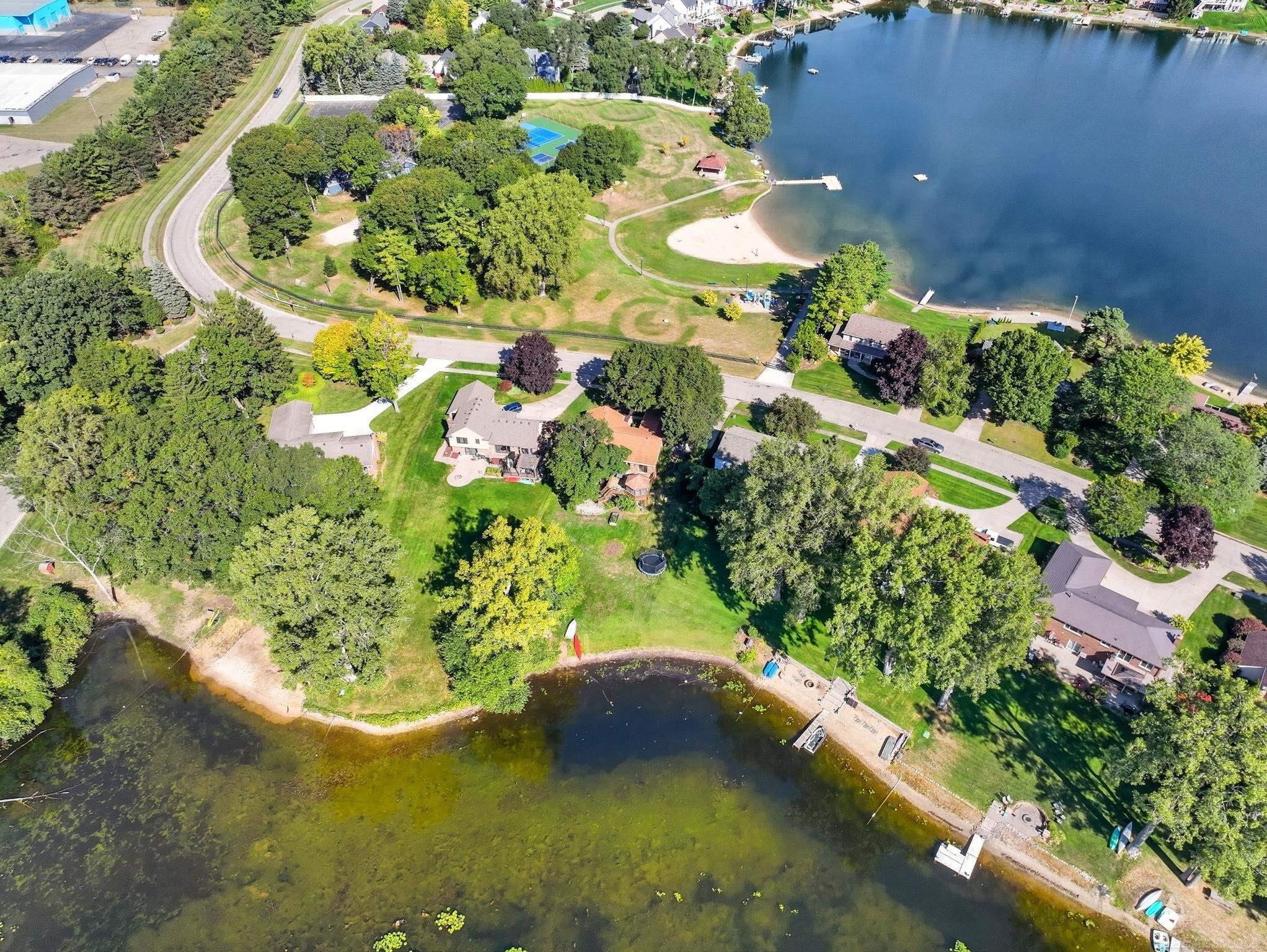 325 Lakes Edge Drive, Oxford, MI 48371 — Photo 9