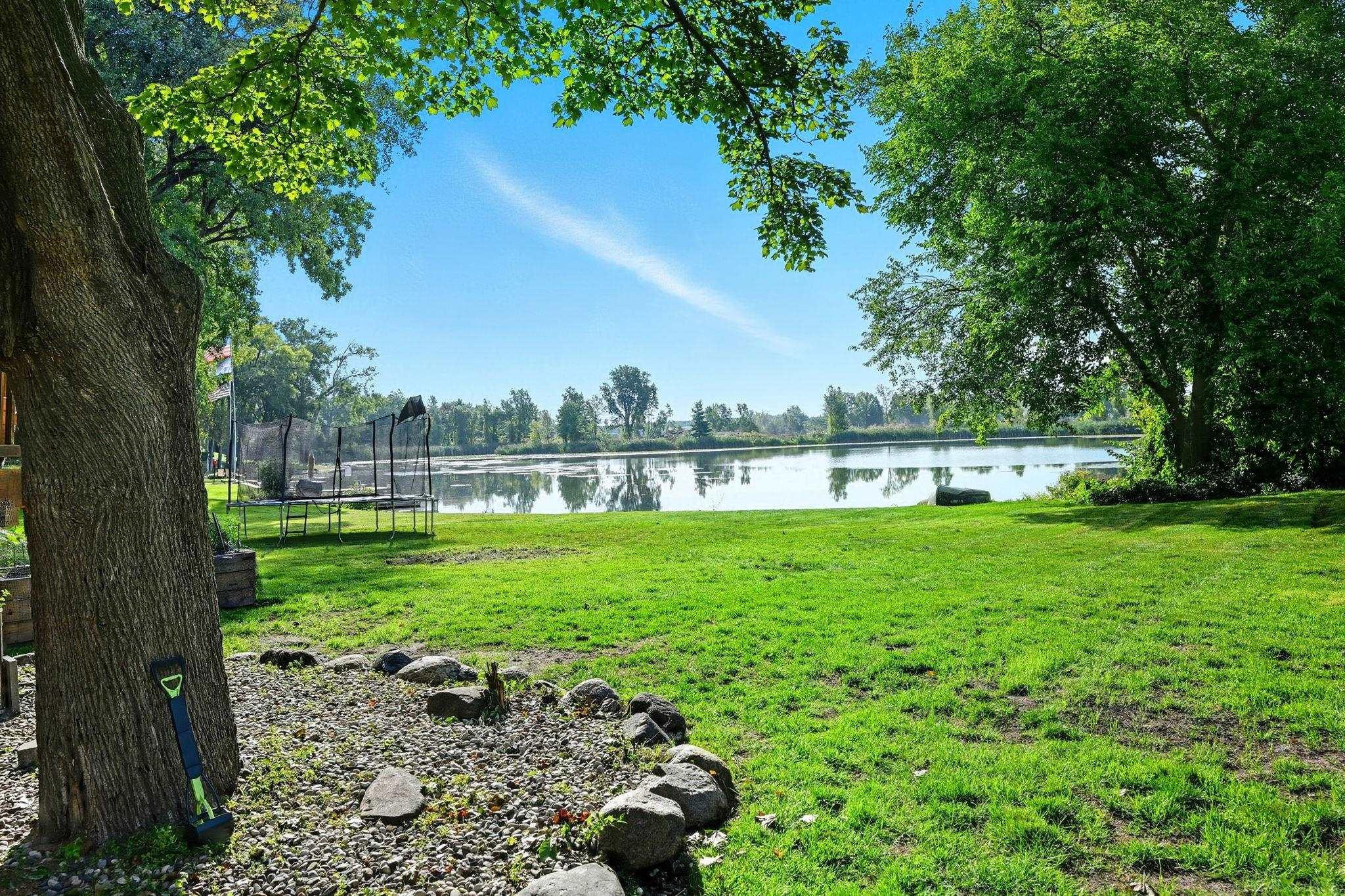 325 Lakes Edge Drive, Oxford, MI 48371 — Photo 12