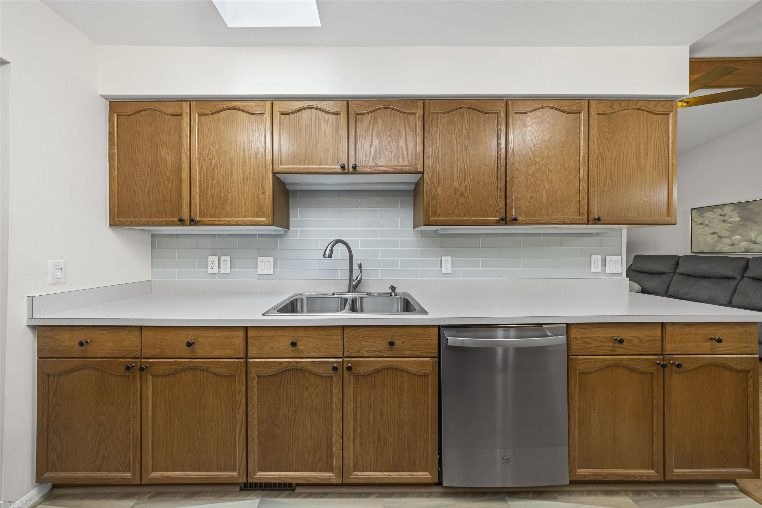 41924 King Edward Court, Clinton, MI 48038 — Photo 17