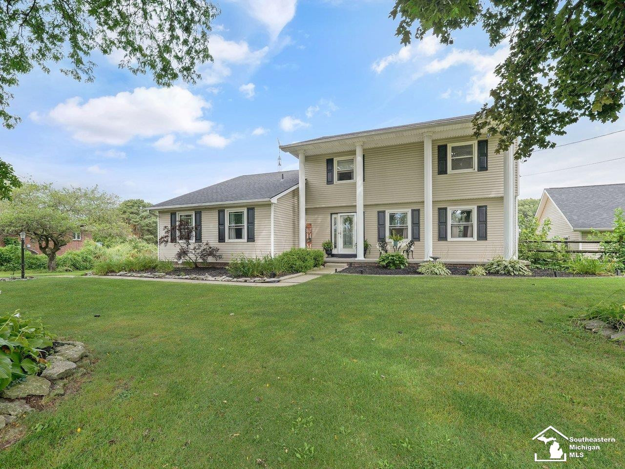 6233 Grandview Drive, Erie, MI — front exterior