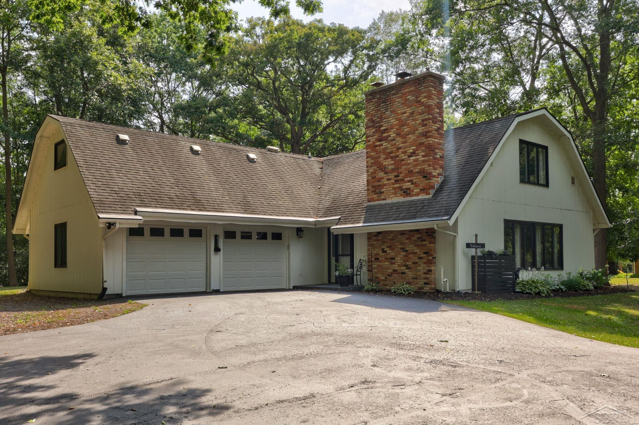 2533 Liberty Road, Saginaw, MI 48604 — front exterior