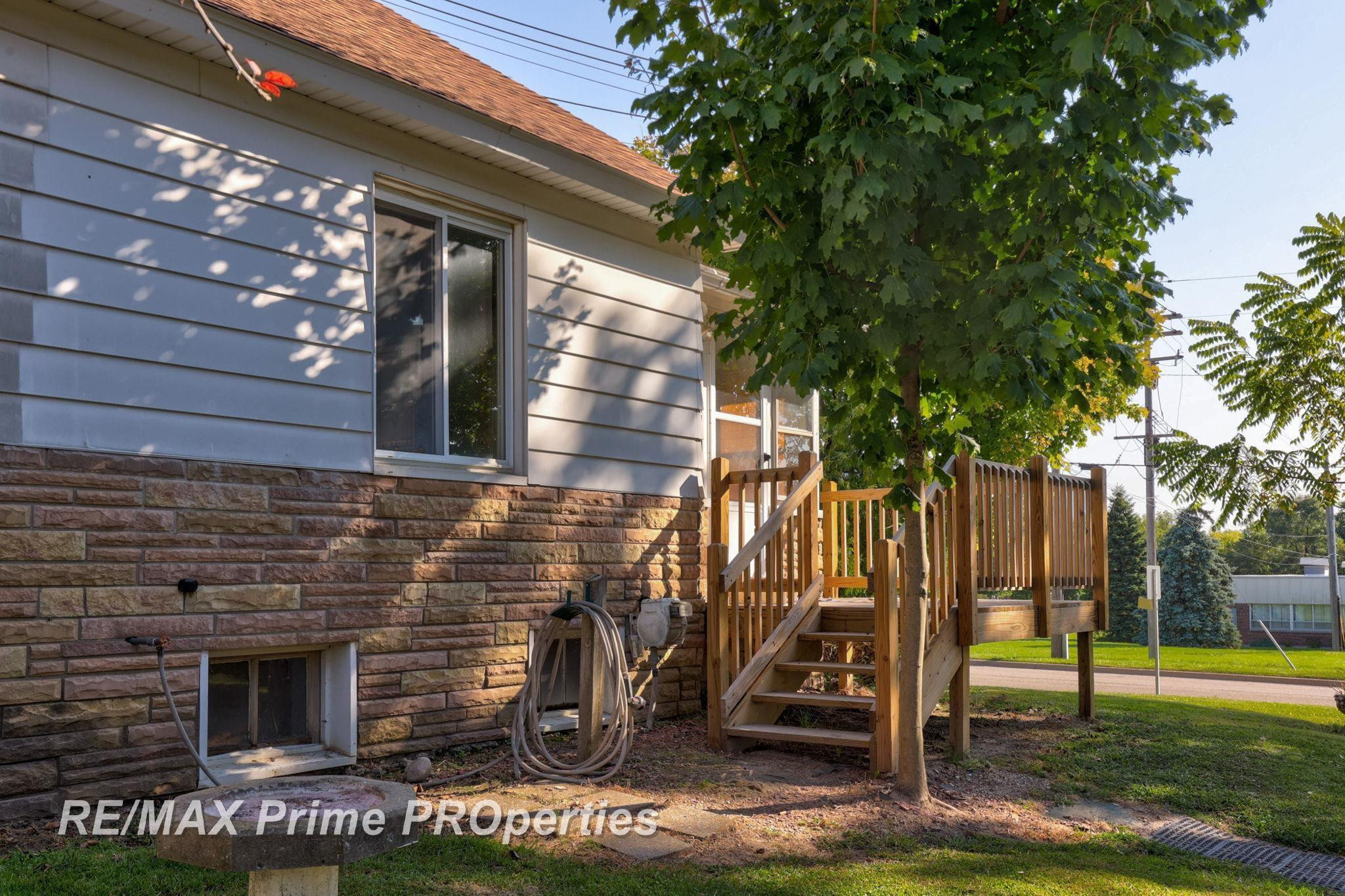 17 N Hooper Street, Caro, MI 48723 — Photo 4