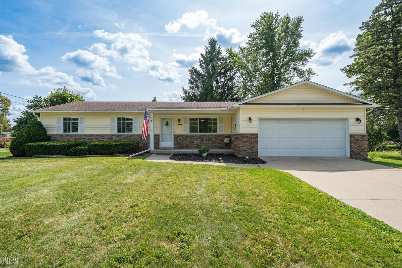 7101 S Fork Drive, Swartz Creek, MI 48473 — front exterior