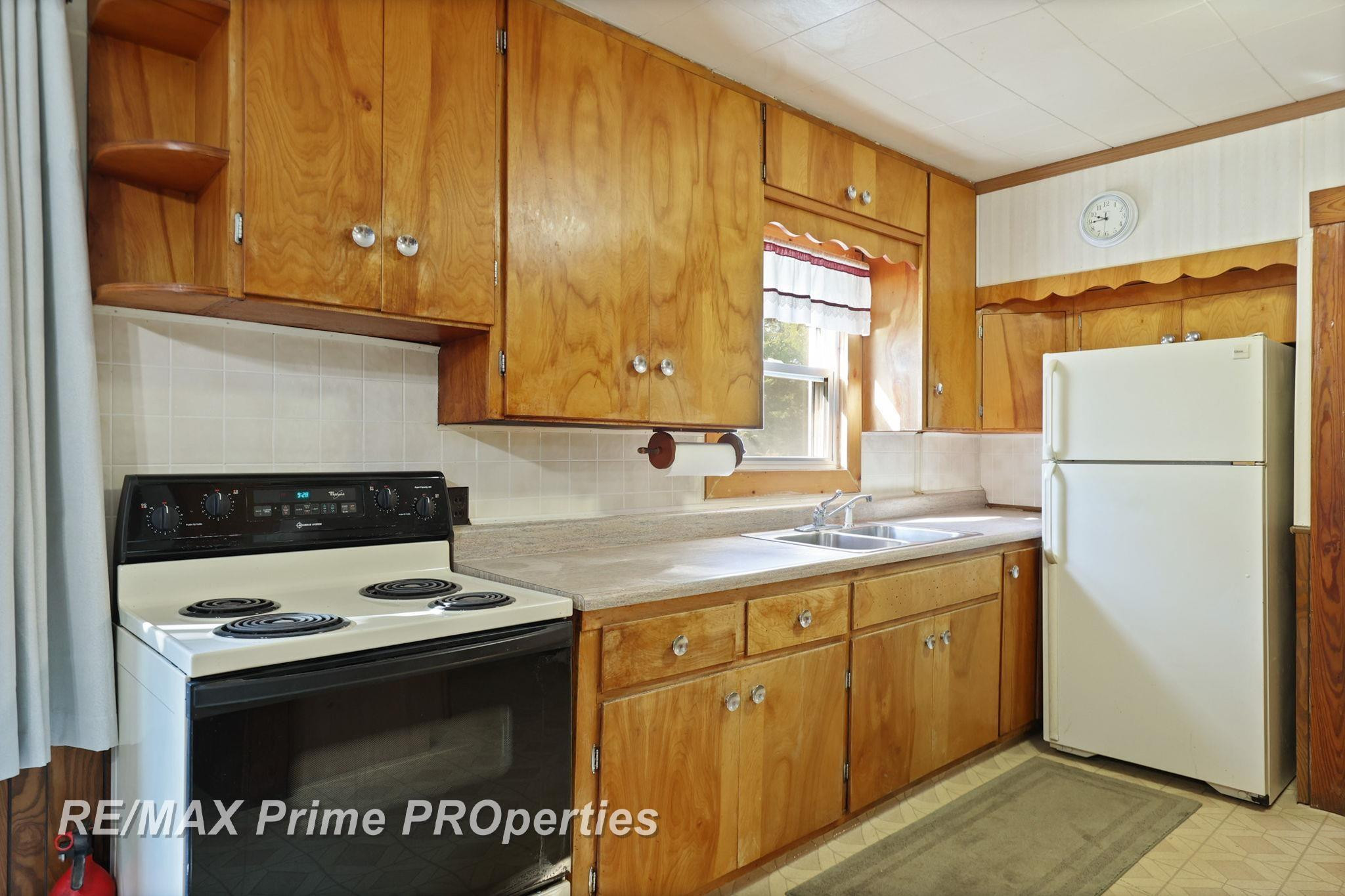 17 N Hooper Street, Caro, MI 48723 — Photo 14