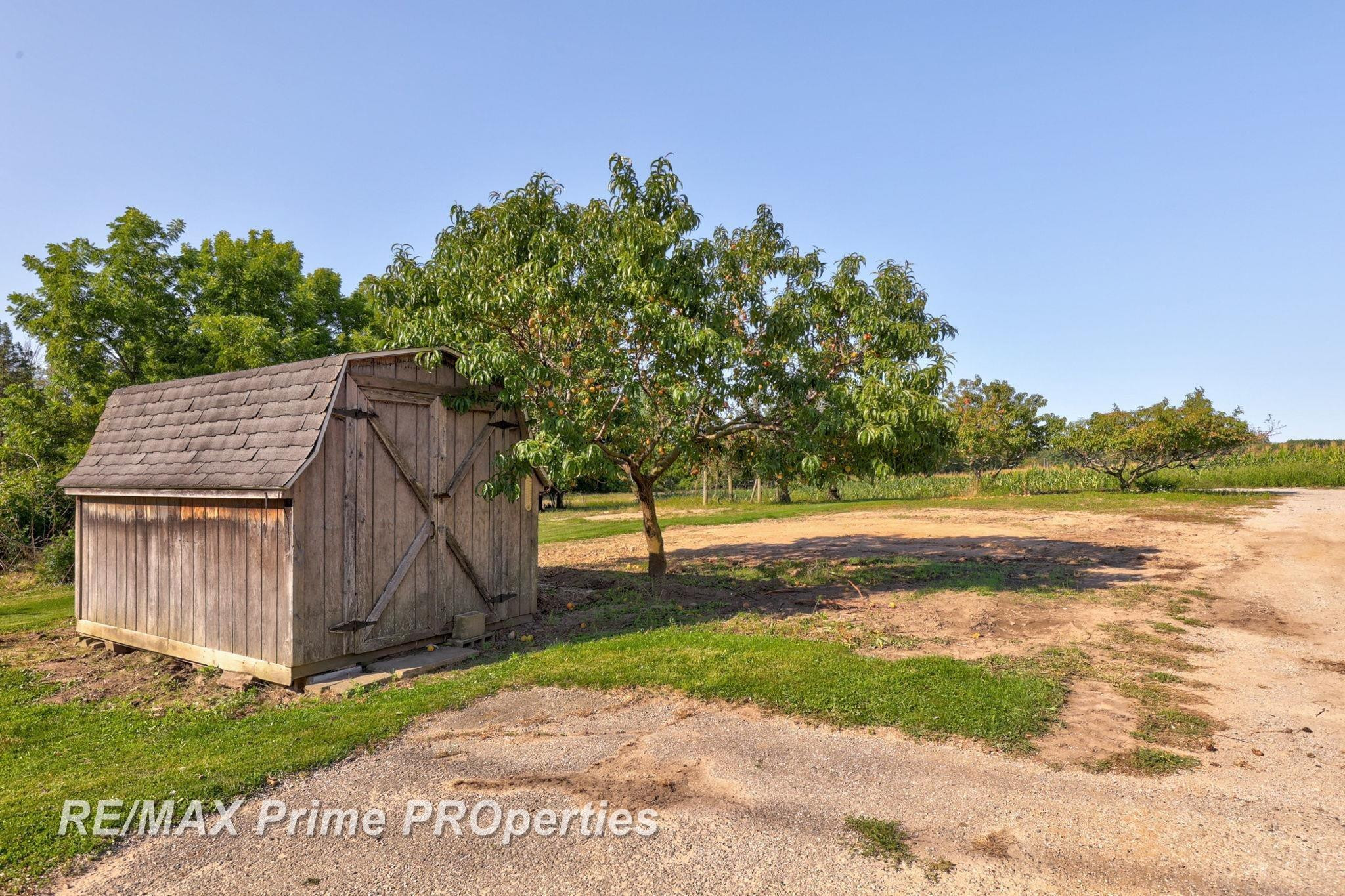 17 N Hooper Street, Caro, MI 48723 — Photo 37