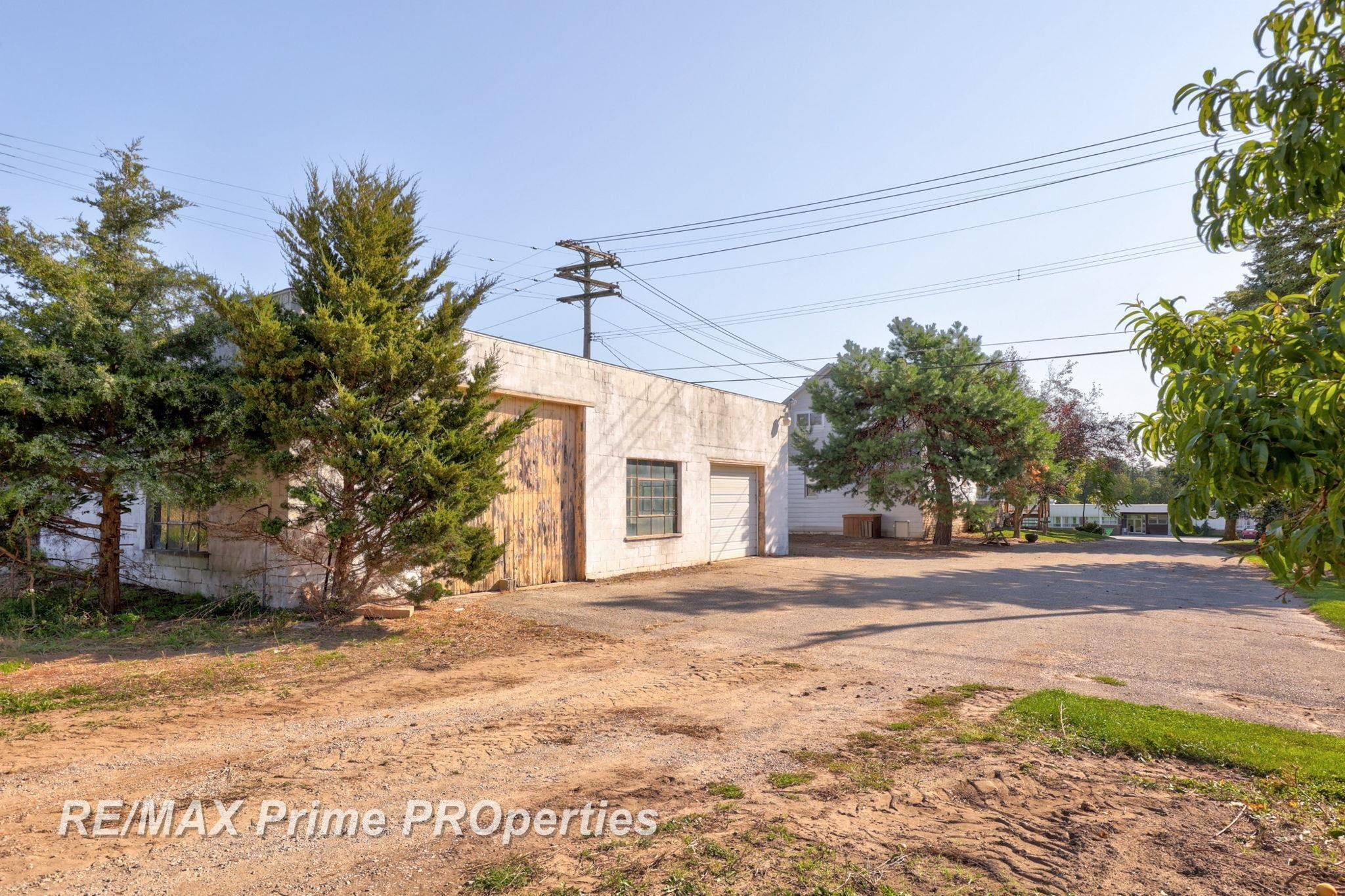 17 N Hooper Street, Caro, MI 48723 — Photo 40