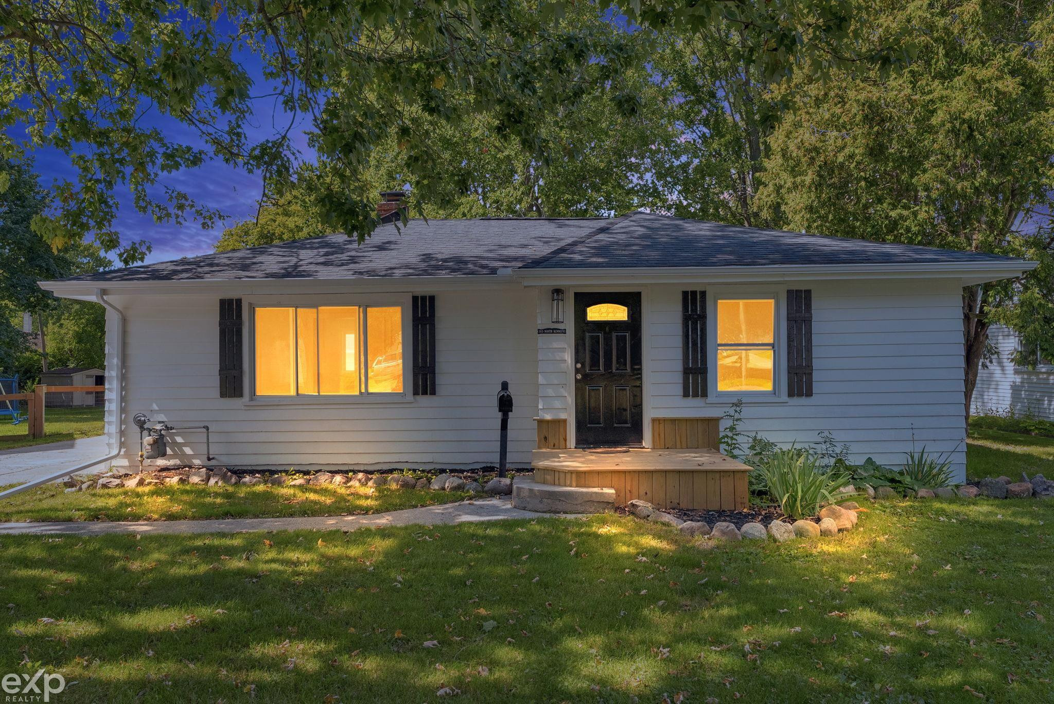 303 N Kennefic Street, Yale, MI 48097 — front exterior