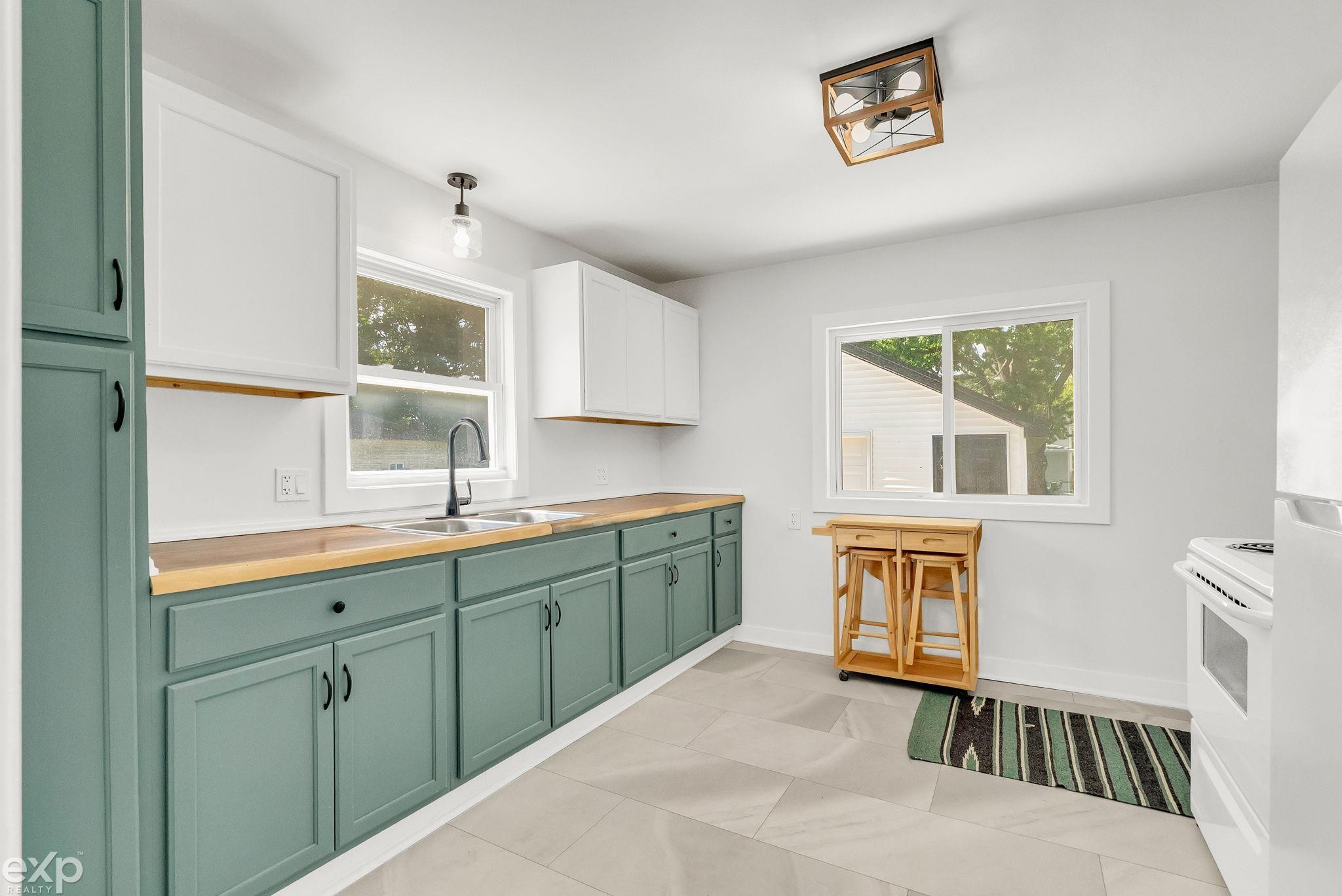 303 N Kennefic Street, Yale, MI 48097 — Photo 3
