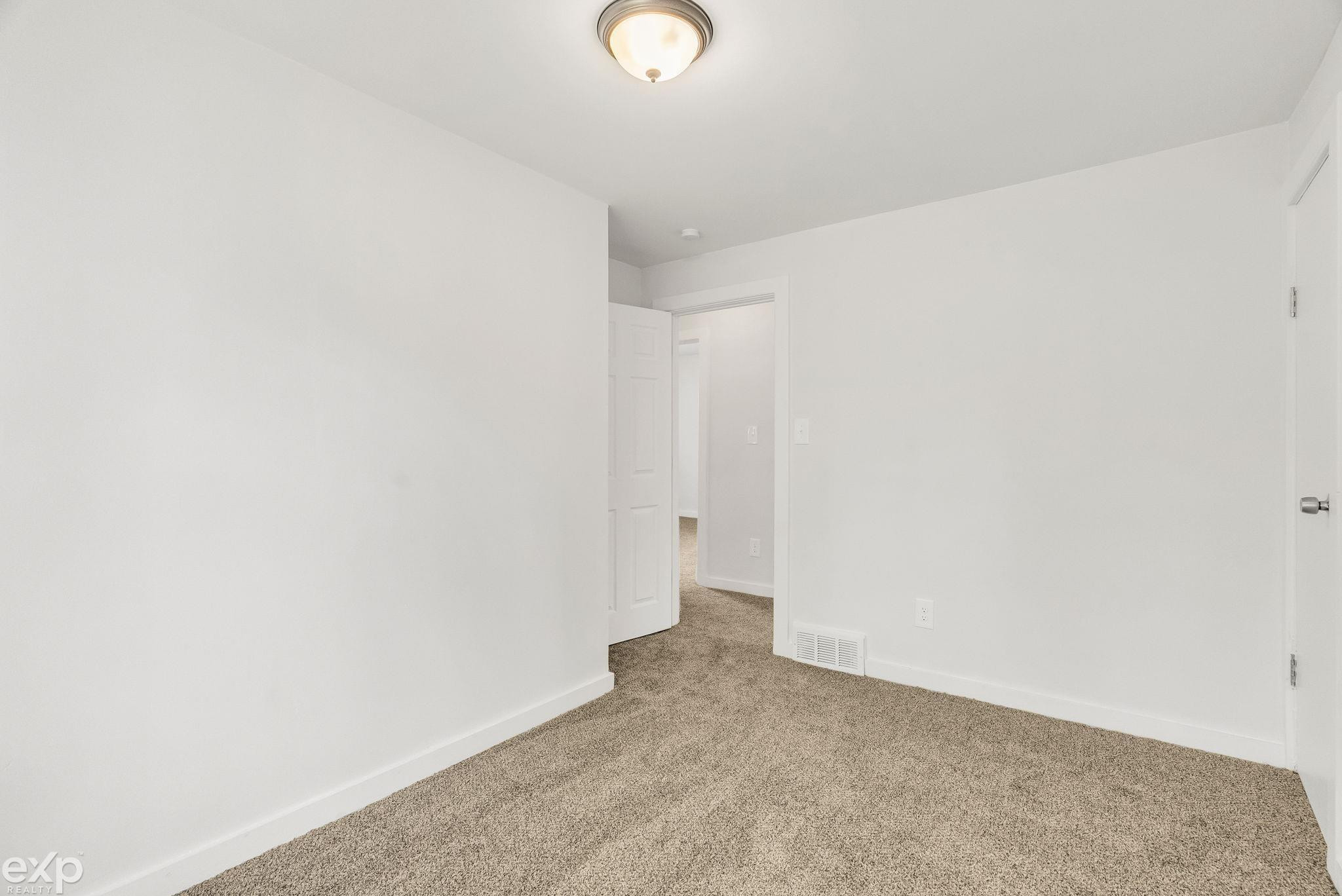 303 N Kennefic Street, Yale, MI 48097 — Photo 15