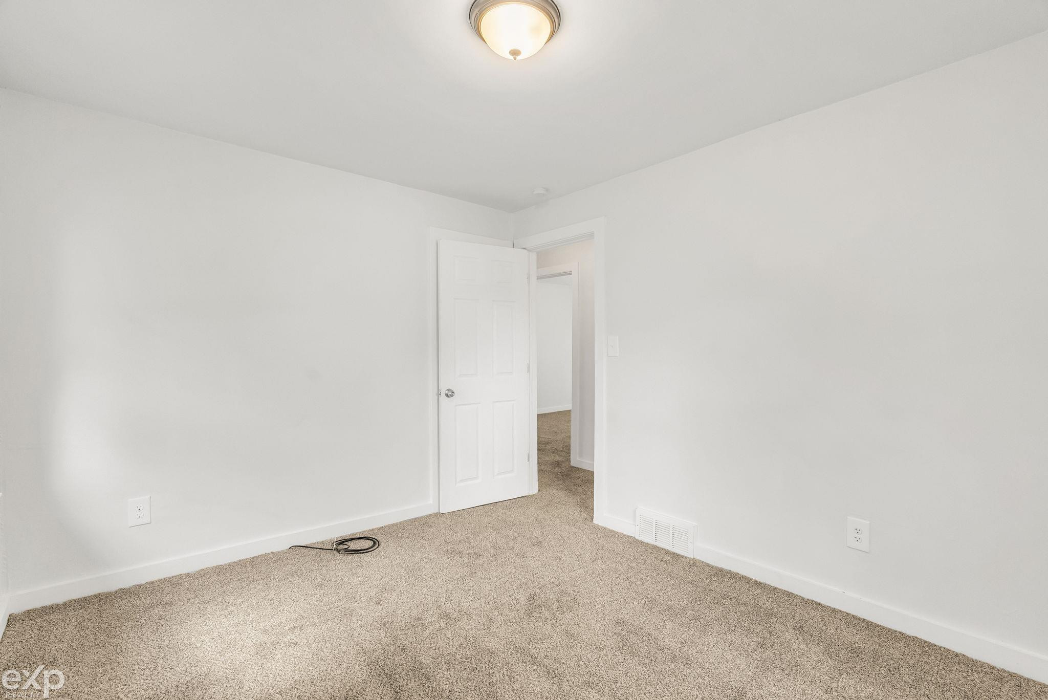 303 N Kennefic Street, Yale, MI 48097 — Photo 17