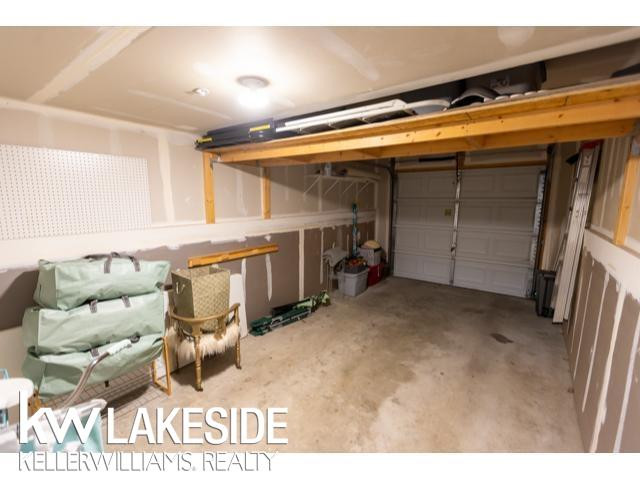 284 Park Green Drive, Lake Orion, MI 48362 — Photo 5