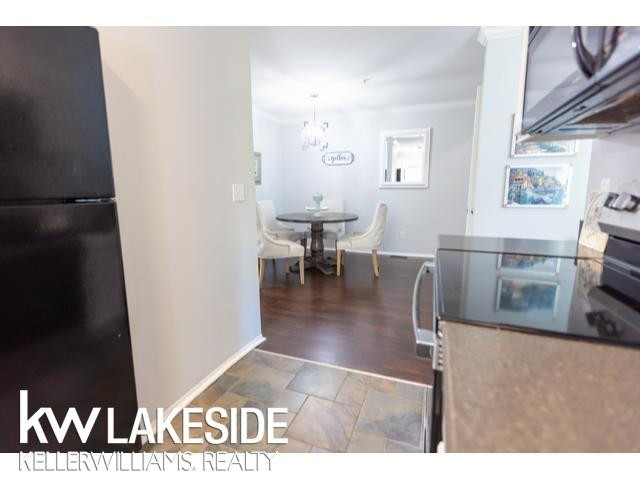 284 Park Green Drive, Lake Orion, MI 48362 — Photo 12