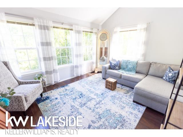 284 Park Green Drive, Lake Orion, MI 48362 — Photo 17