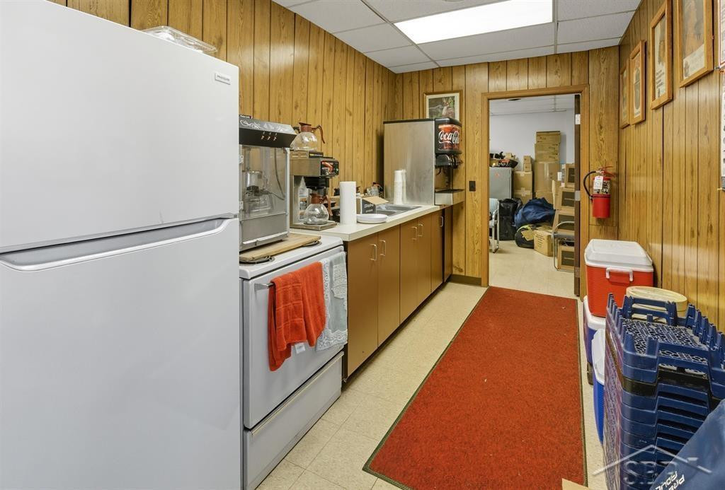 513 E Saginaw Street, Breckenridge, MI 48615 — Photo 15