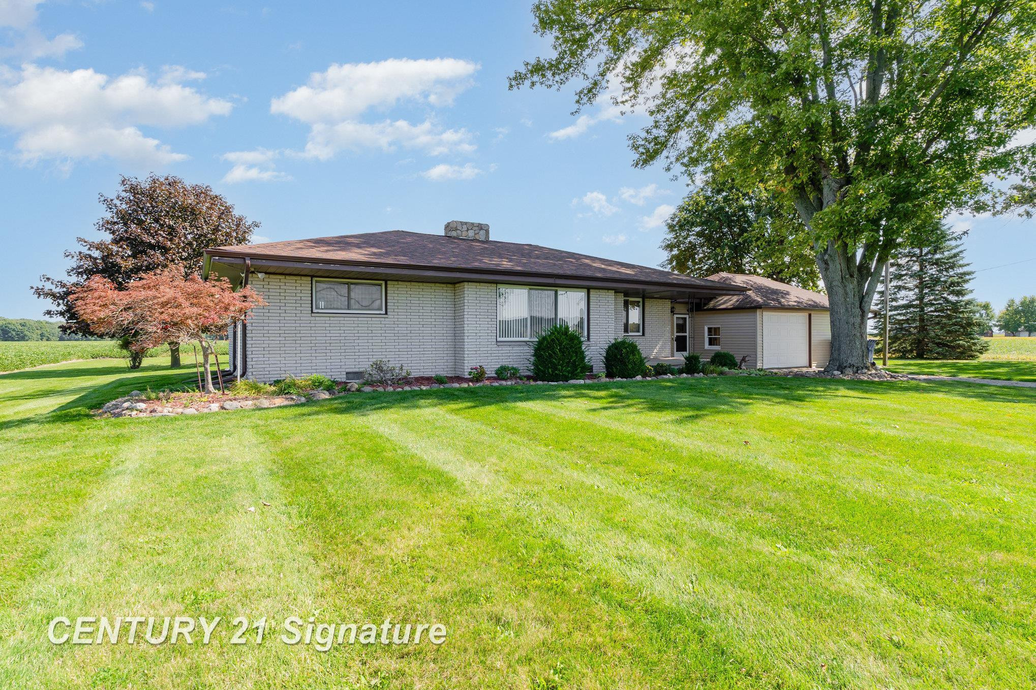 1755 S Orr Road, Hemlock, MI 48626 — Photo 2