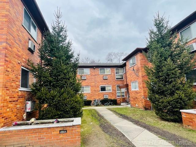 8207 Schaefer Highway, Detroit, MI 48228 — Photo 6
