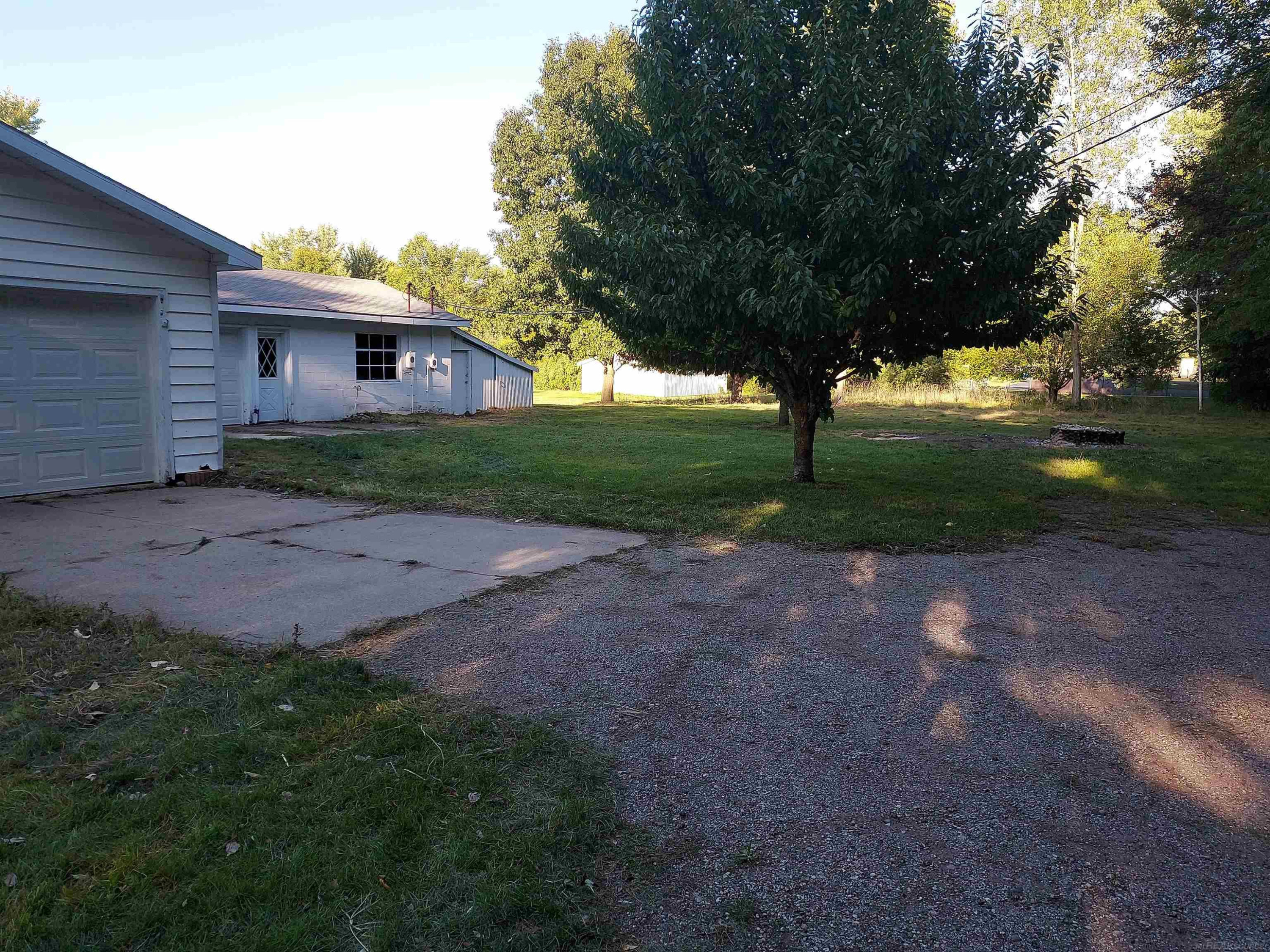 3245 Shawnee Road, Bridgman, MI 49106 — Photo 10