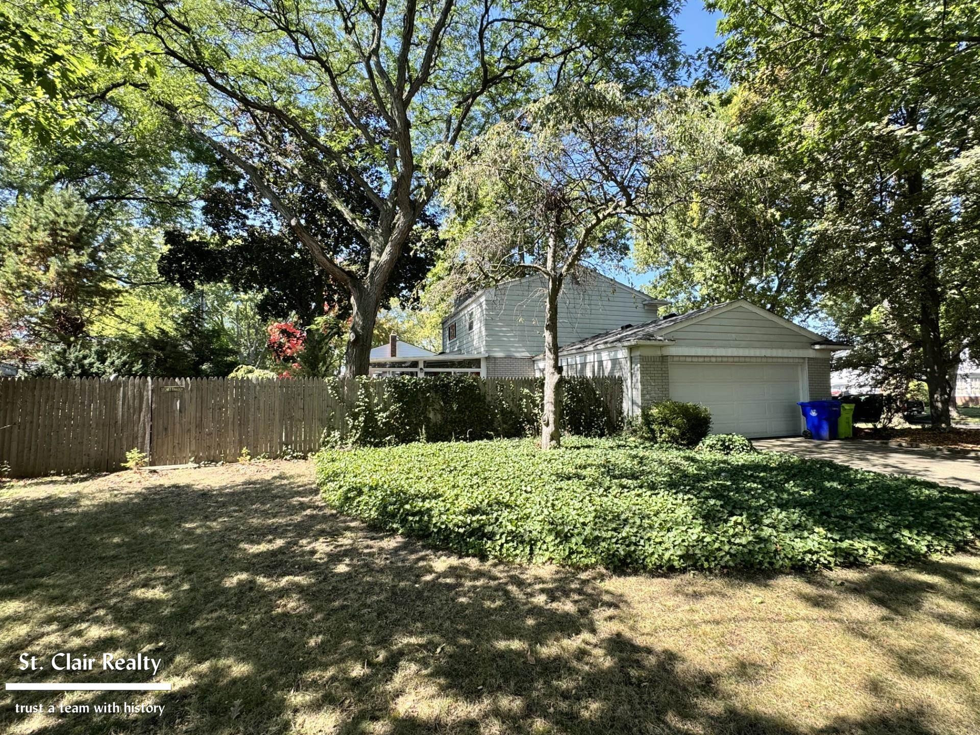 18538 Dogwood Lane, Fraser, MI 48026 — Photo 2