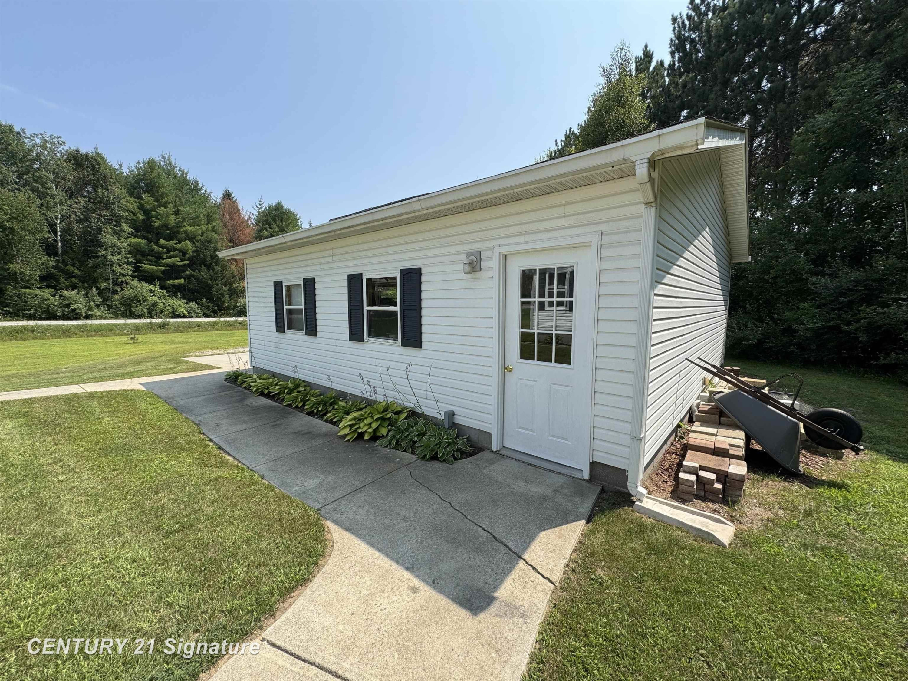 5477 S Townline Road, Sterling, MI 48659 — Photo 8