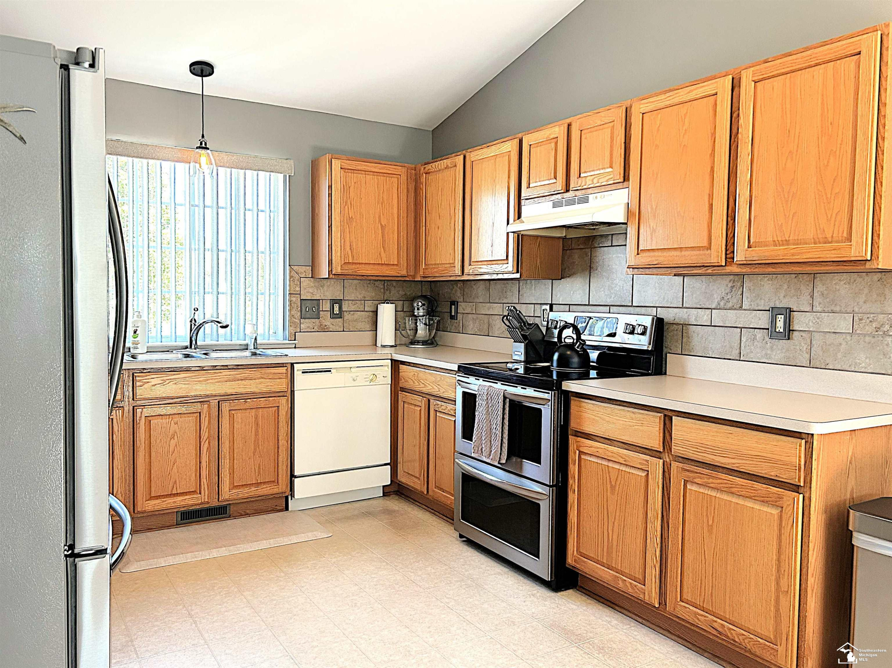 209 Dundee Ridge Drive, Dundee, MI 48131 — Photo 8