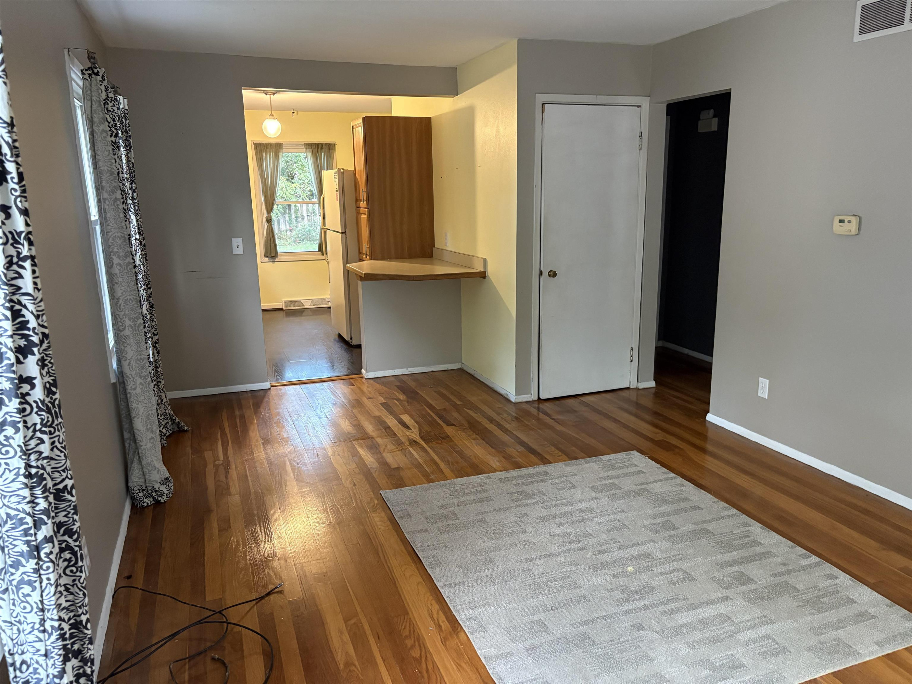 586 Lexington Avenue, East Lansing, MI 48823 — Photo 5