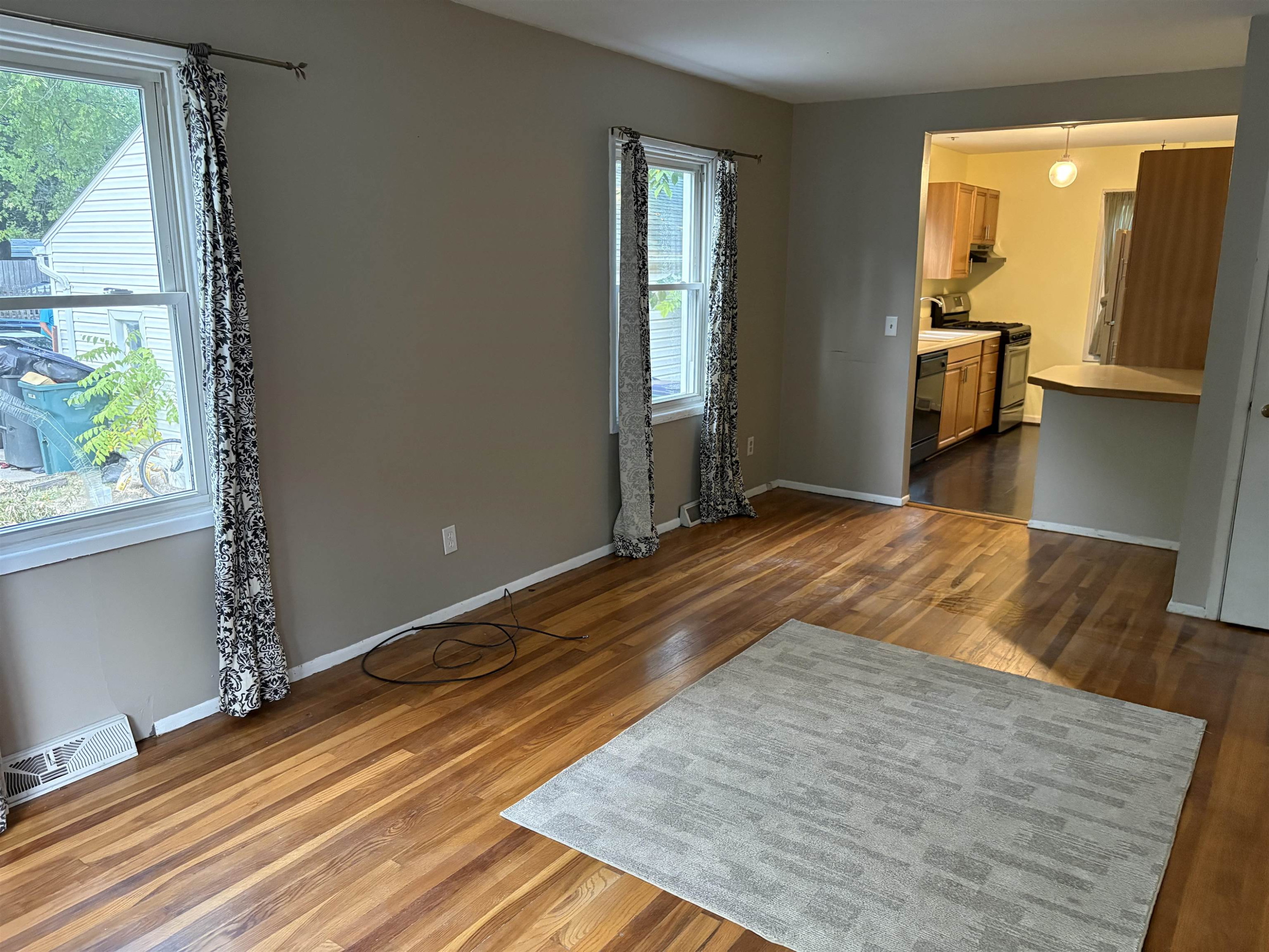 586 Lexington Avenue, East Lansing, MI 48823 — Photo 8
