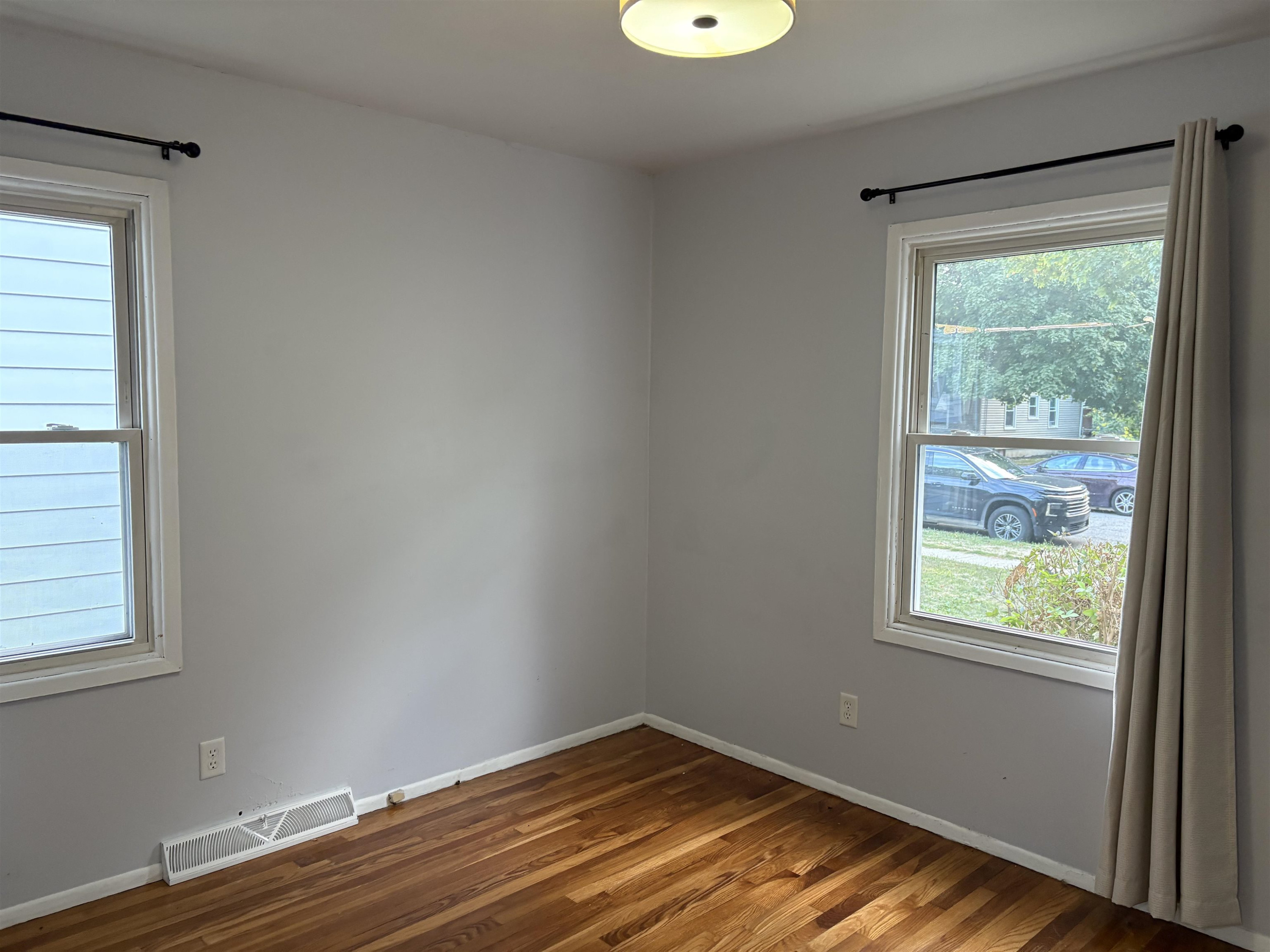 586 Lexington Avenue, East Lansing, MI 48823 — Photo 12