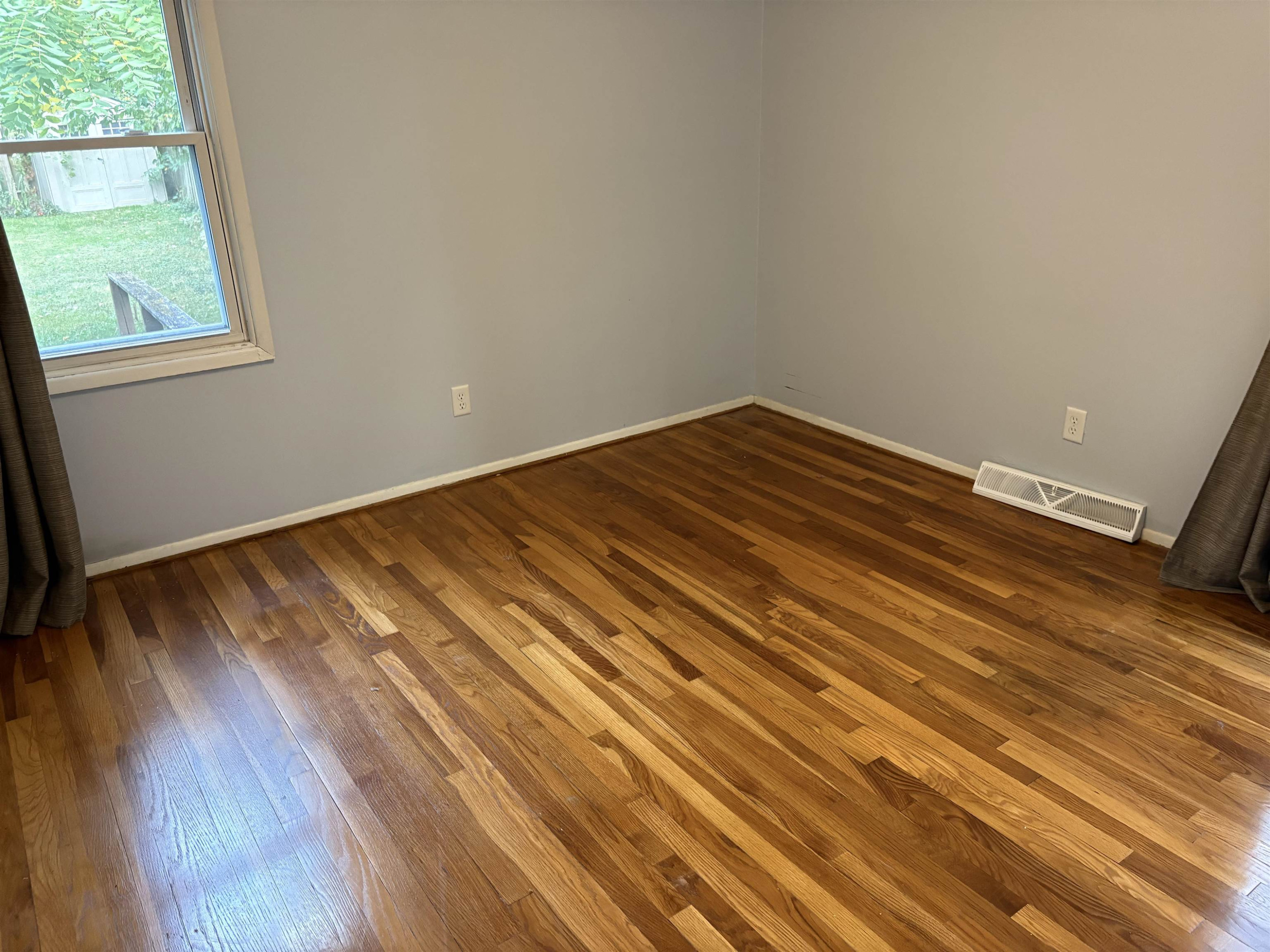 586 Lexington Avenue, East Lansing, MI 48823 — Photo 13
