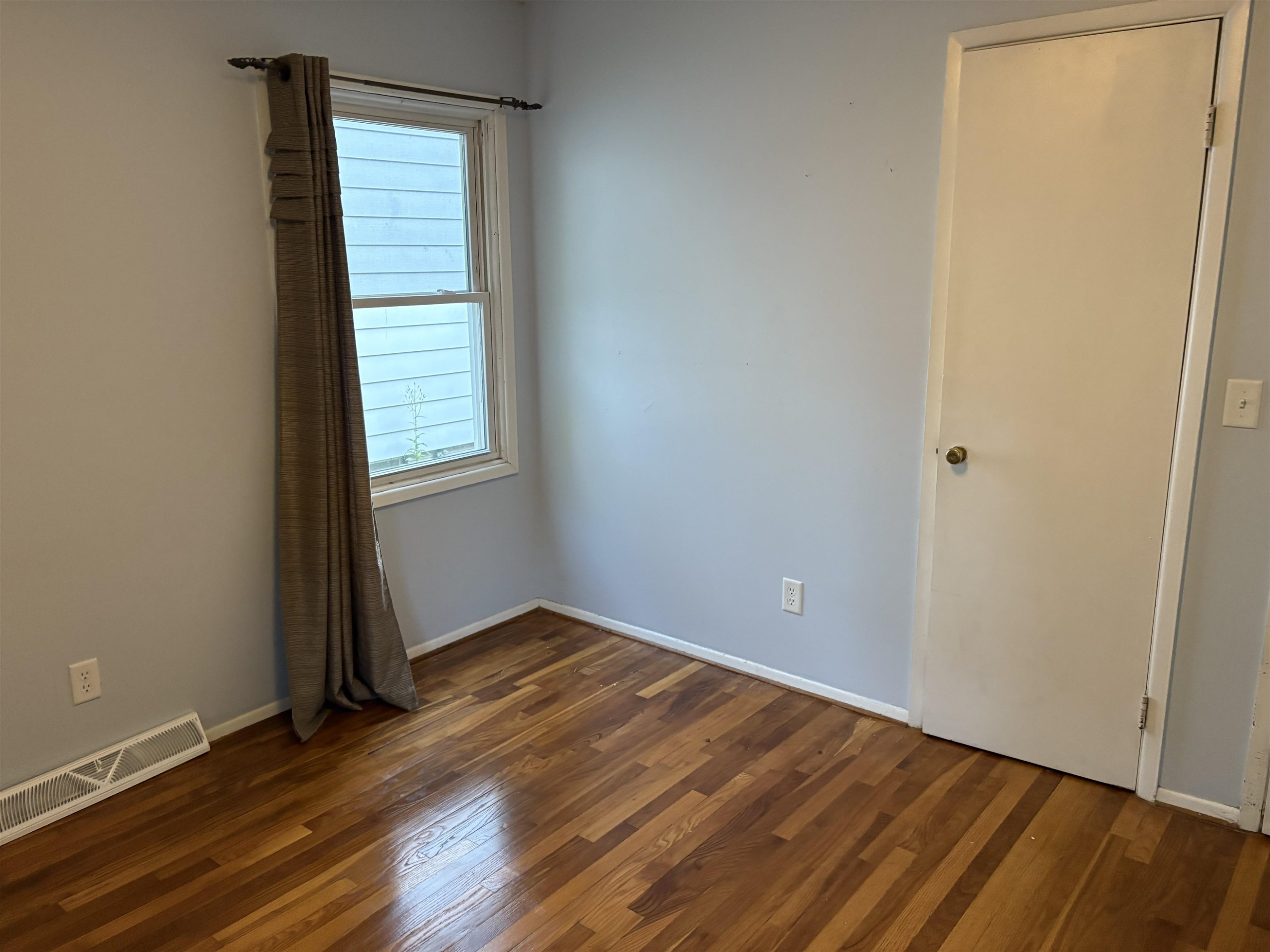 586 Lexington Avenue, East Lansing, MI 48823 — Photo 14