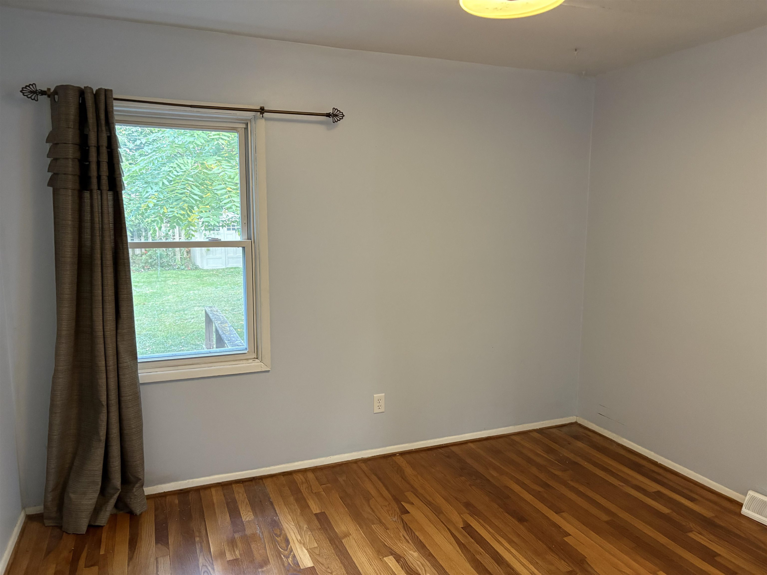 586 Lexington Avenue, East Lansing, MI 48823 — Photo 15